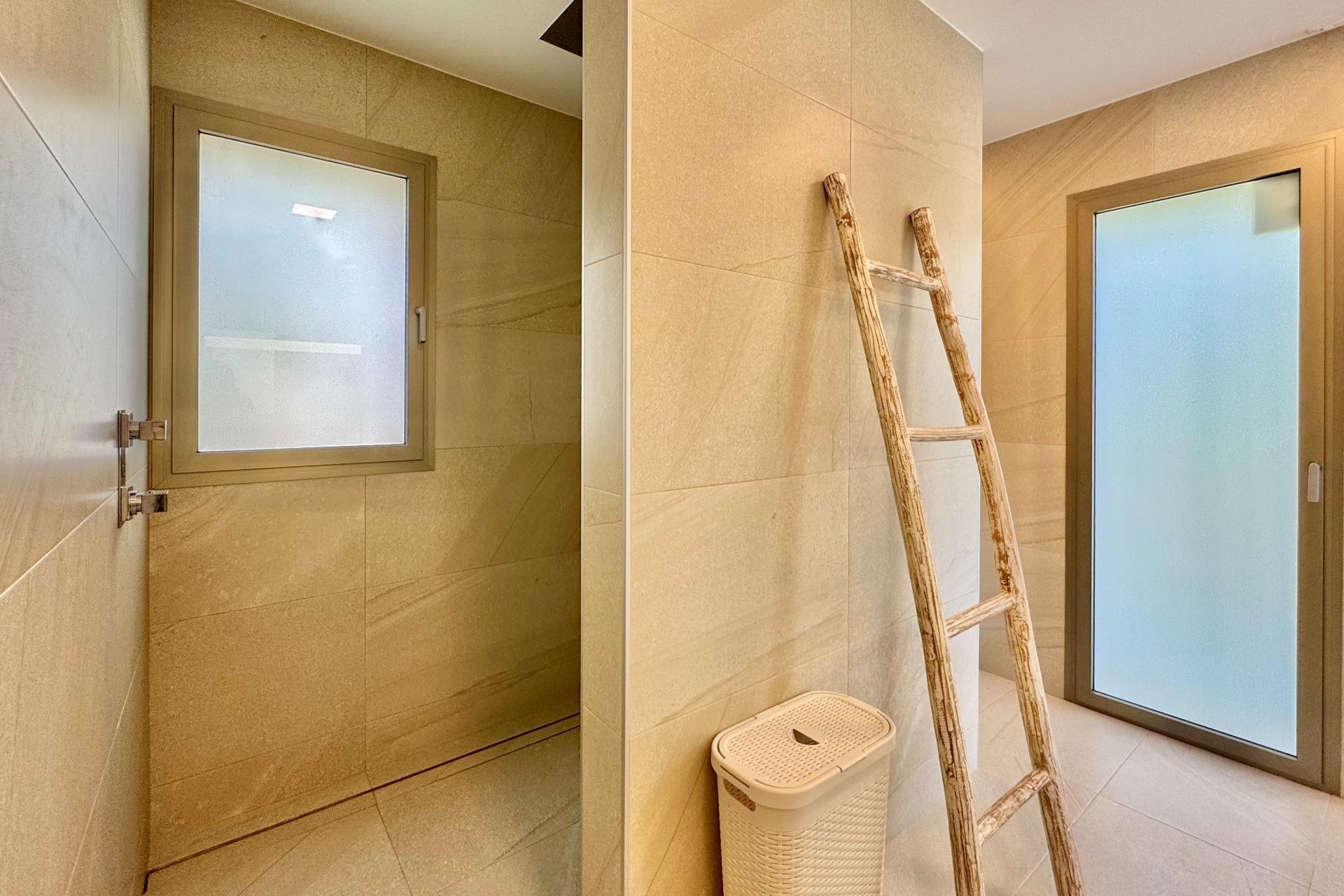 Resale - Villa -
Orihuela - Las Colinas Golf