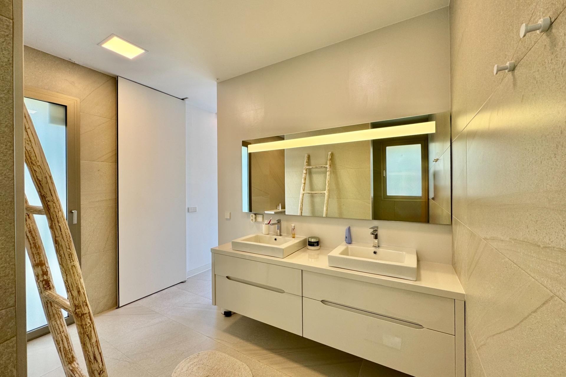 Resale - Villa -
Orihuela - Las Colinas Golf