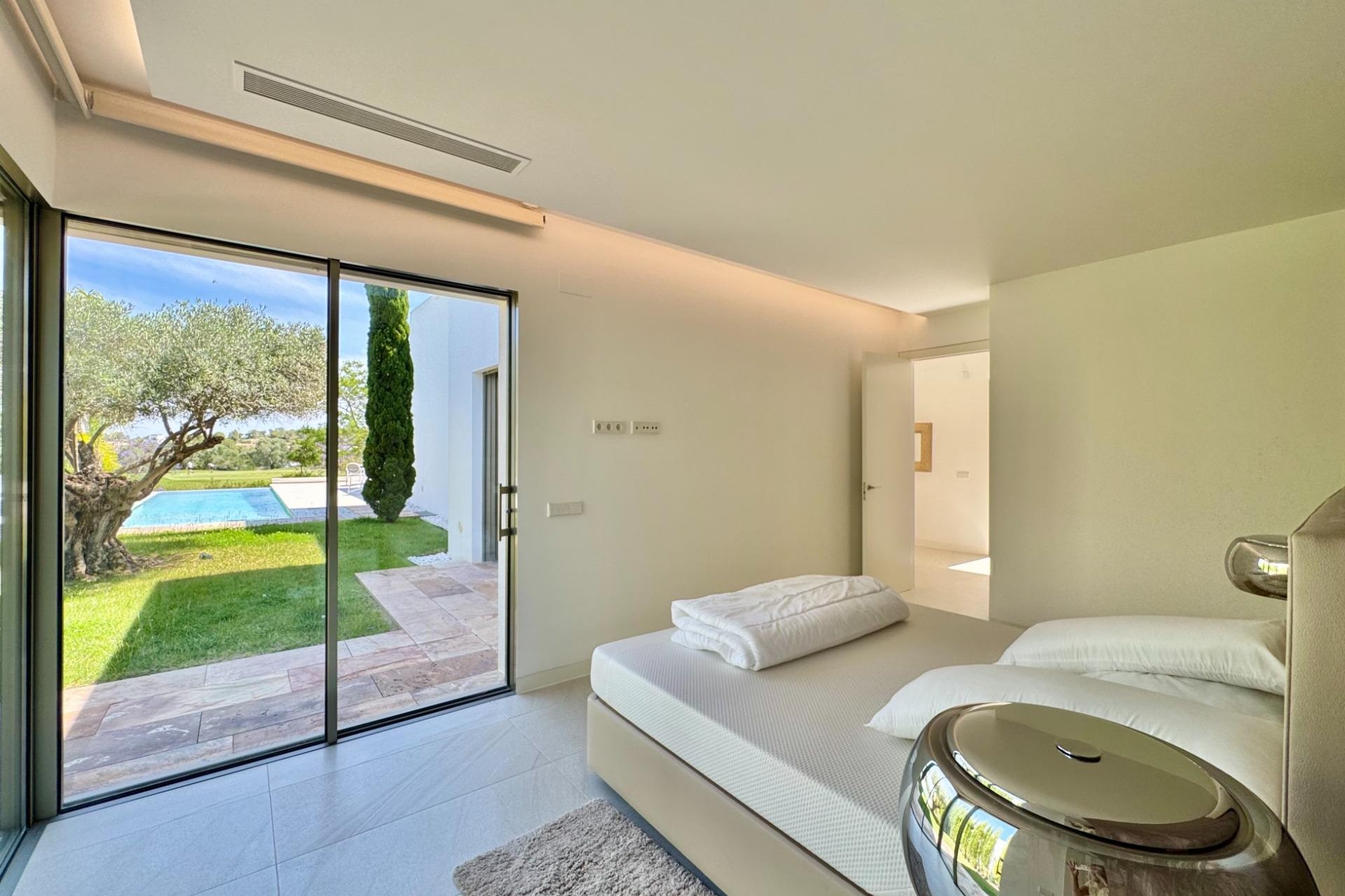 Resale - Villa -
Orihuela - Las Colinas Golf