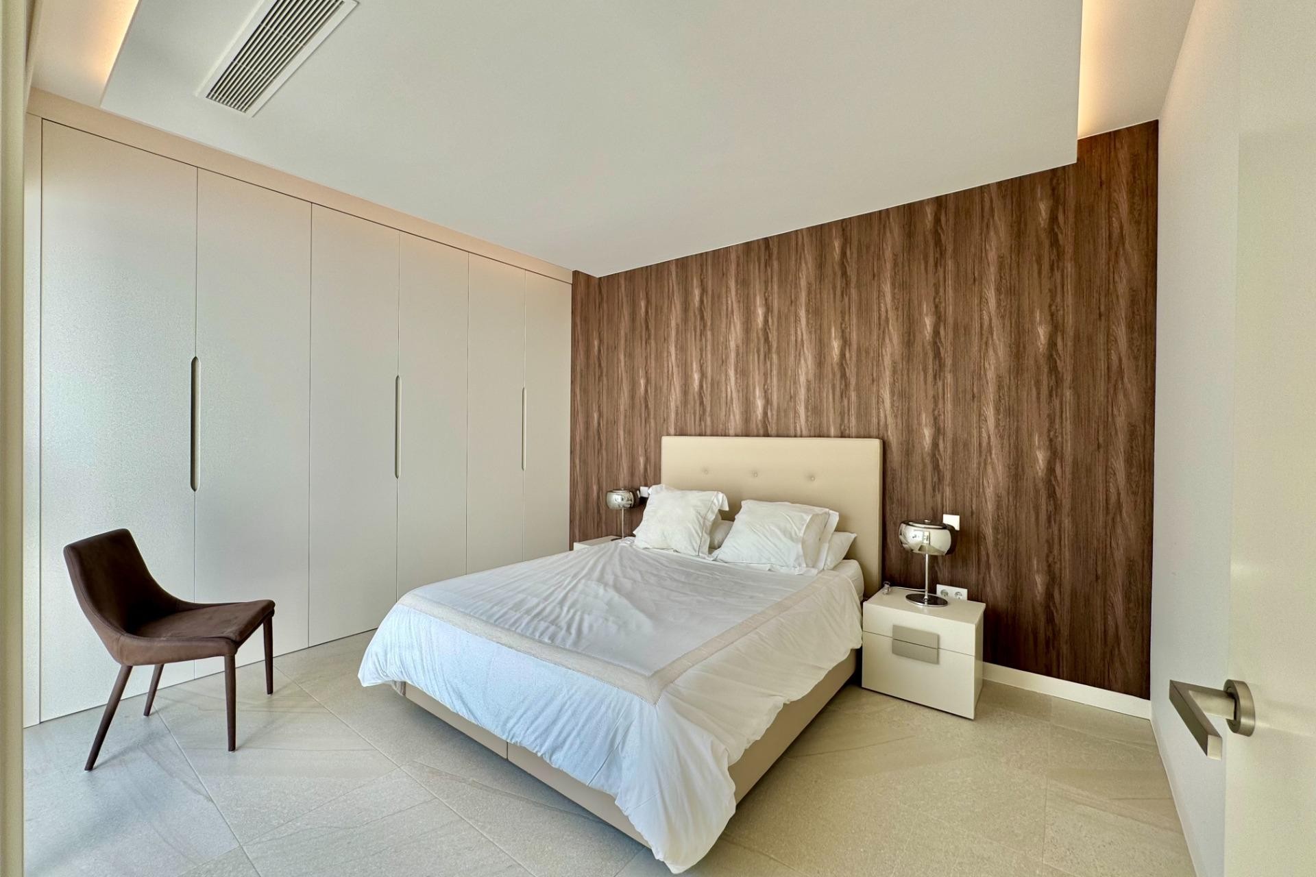 Resale - Villa -
Orihuela - Las Colinas Golf
