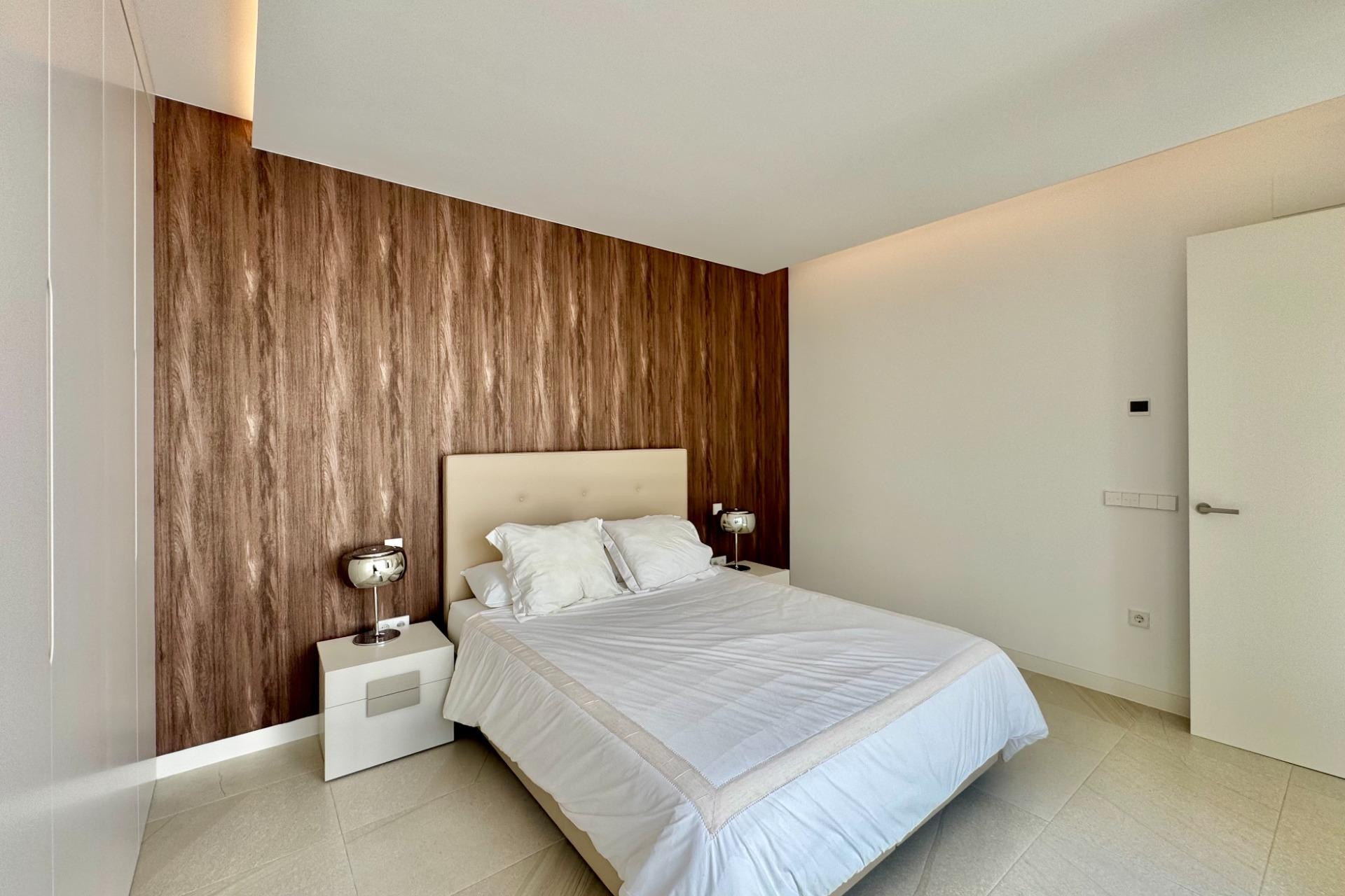 Resale - Villa -
Orihuela - Las Colinas Golf