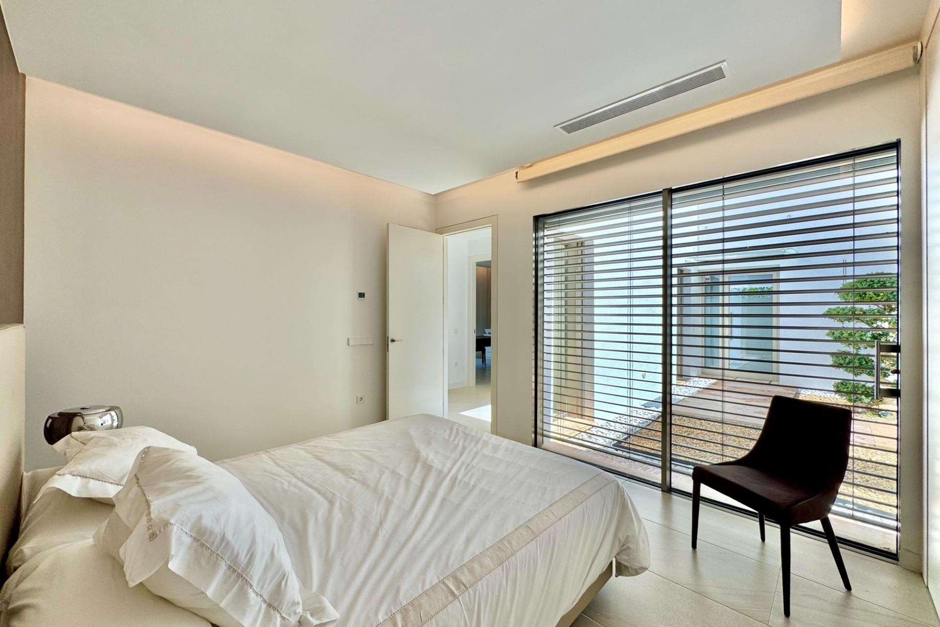 Resale - Villa -
Orihuela - Las Colinas Golf