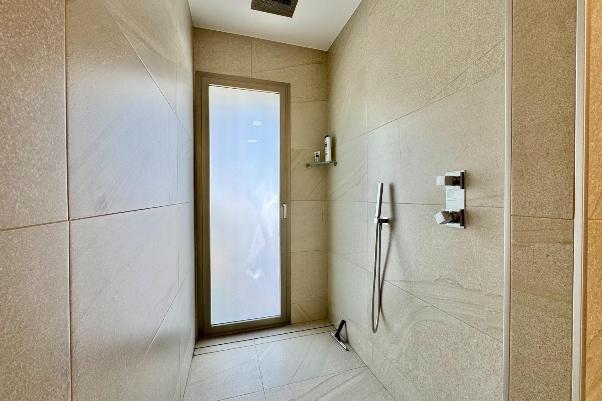 Resale - Villa -
Orihuela - Las Colinas Golf