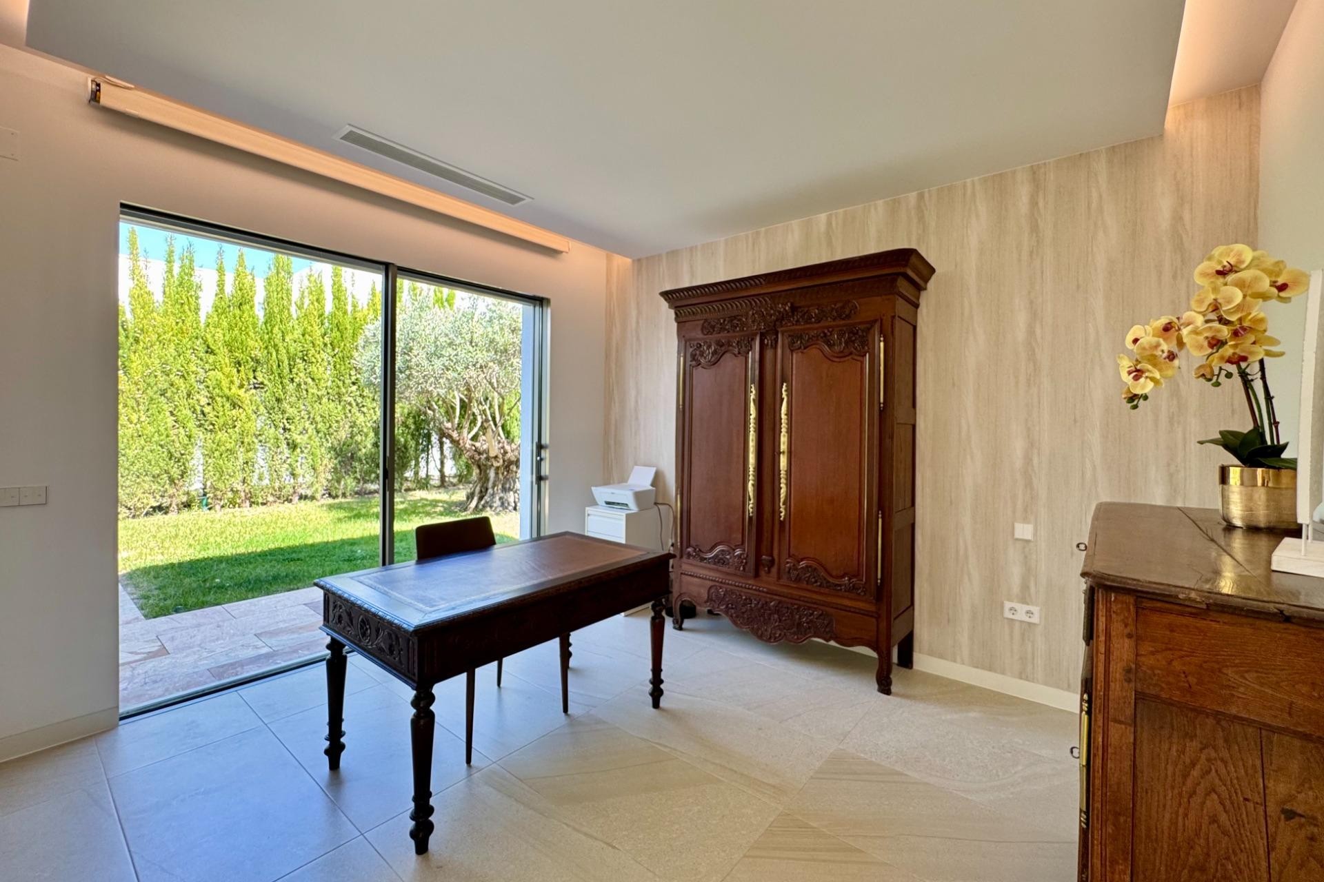 Resale - Villa -
Orihuela - Las Colinas Golf