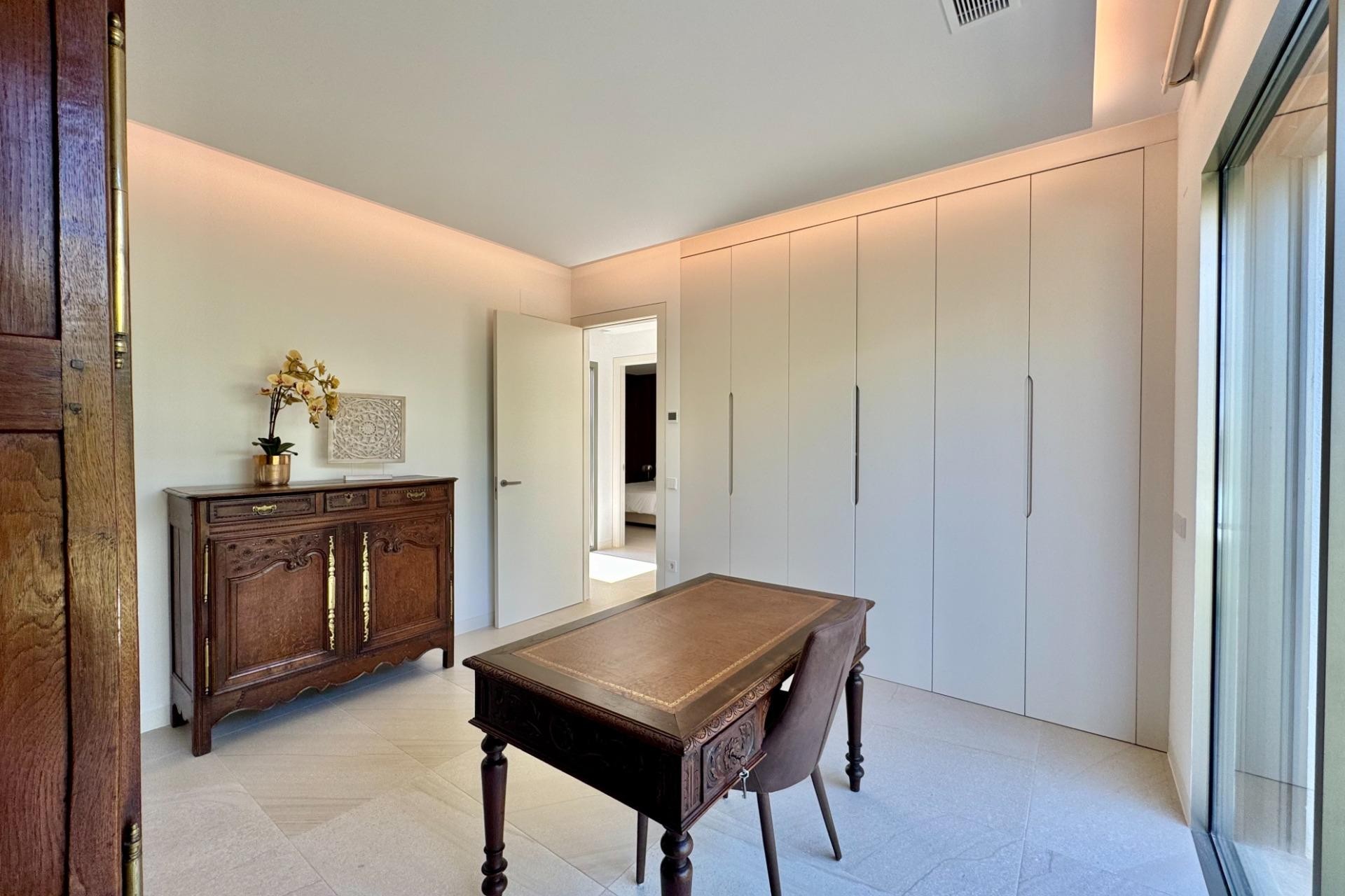 Resale - Villa -
Orihuela - Las Colinas Golf