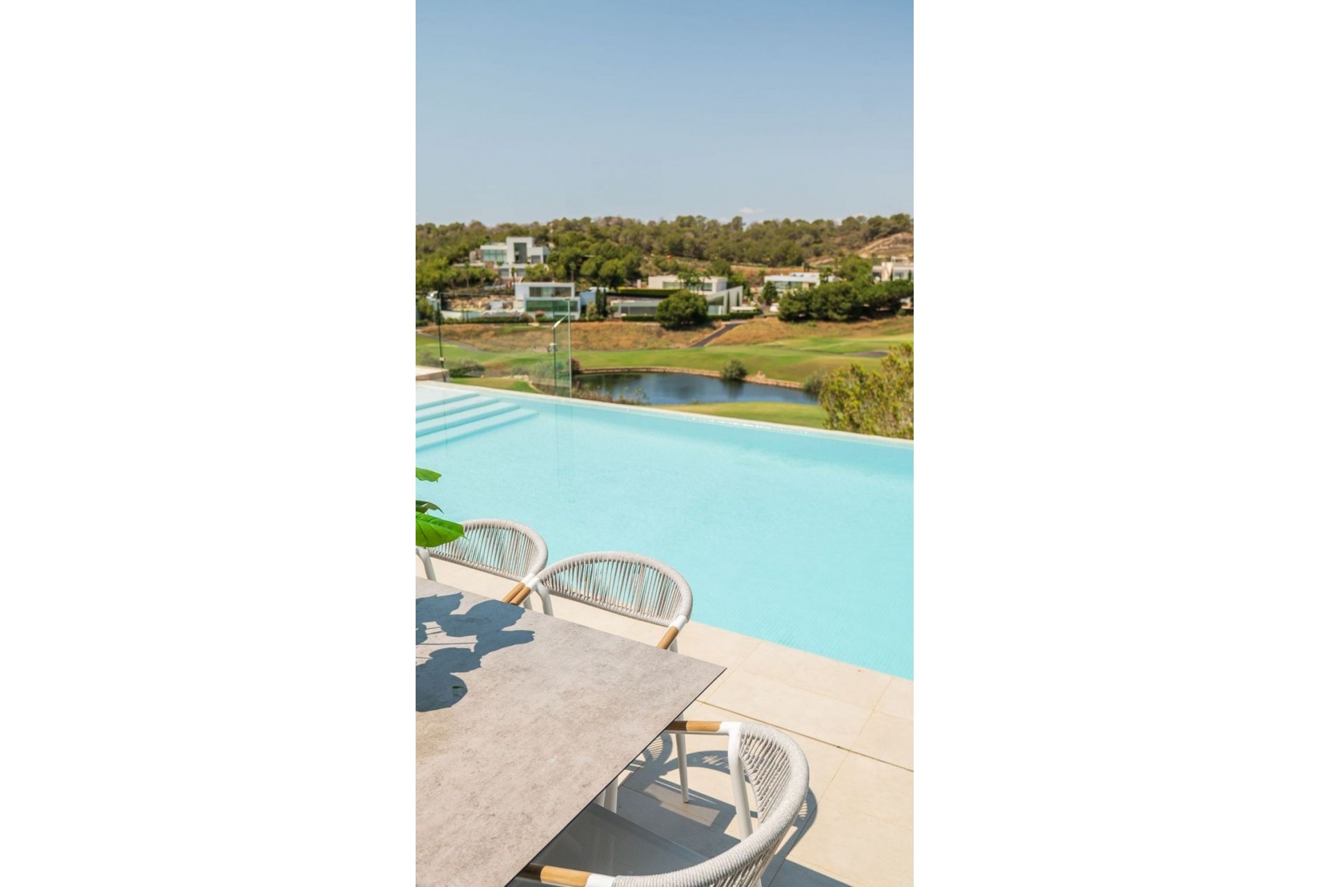 Resale - Villa -
Orihuela - Las Colinas Golf