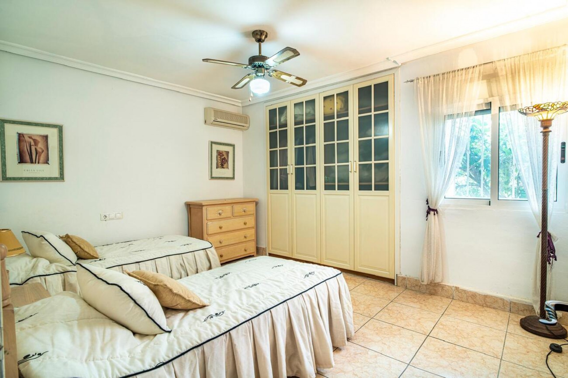 Resale - Villa -
Orihuela