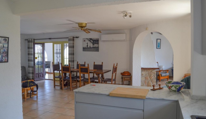 Resale - Villa -
Pedreguer - Inland