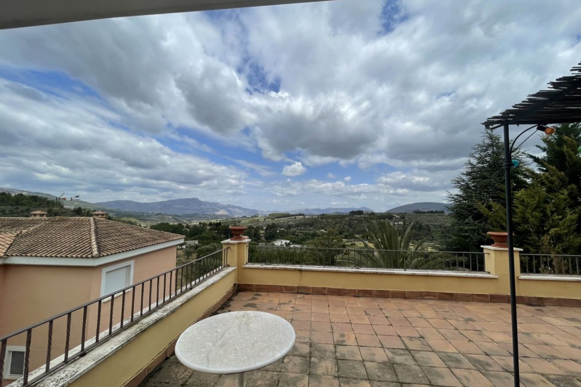 Resale - Villa -
Penaguila - Inland