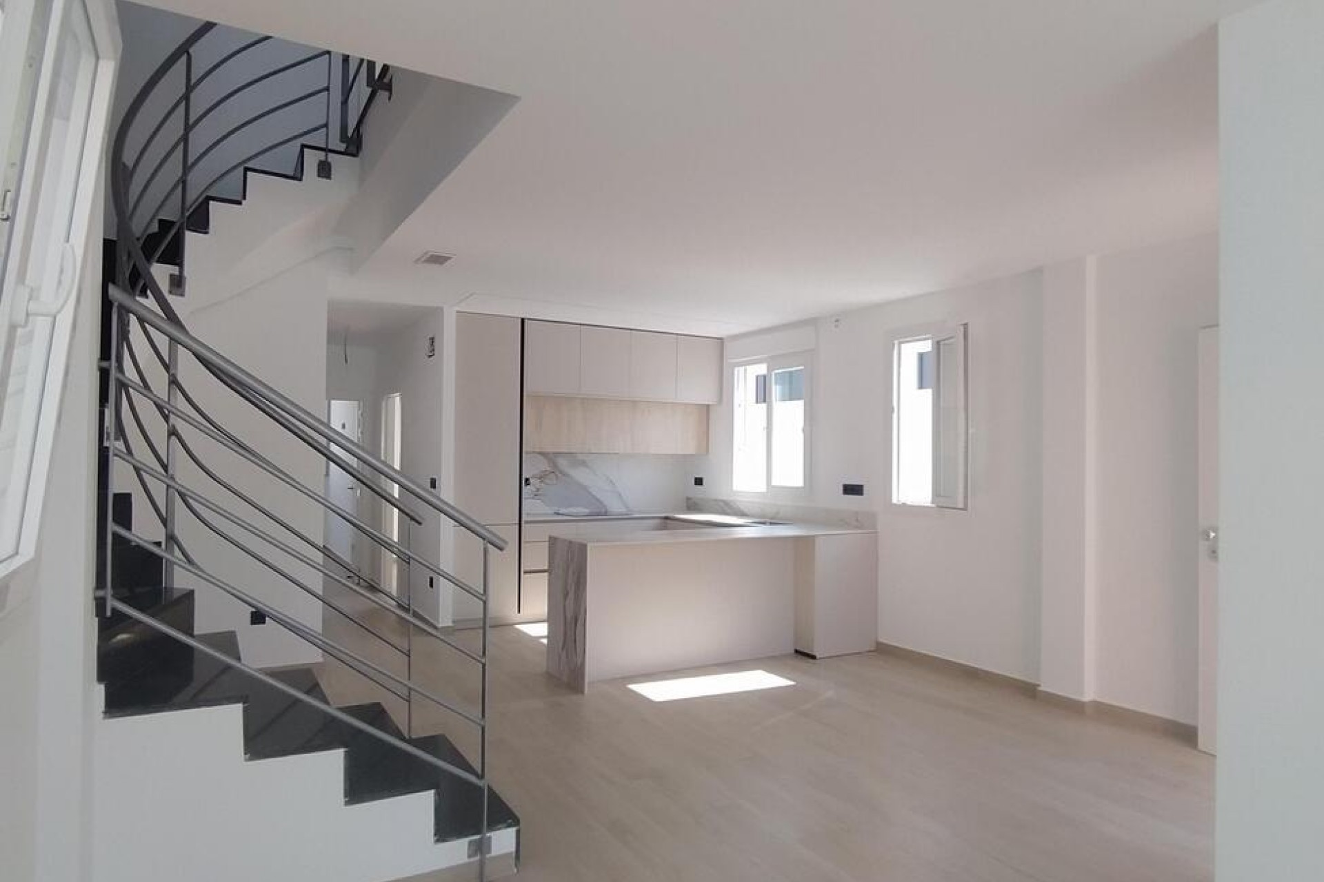 Resale - Villa Penthouse -
Torrevieja - aguas nuevas