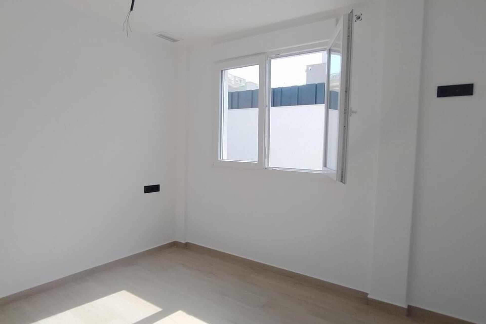 Resale - Villa Penthouse -
Torrevieja - aguas nuevas