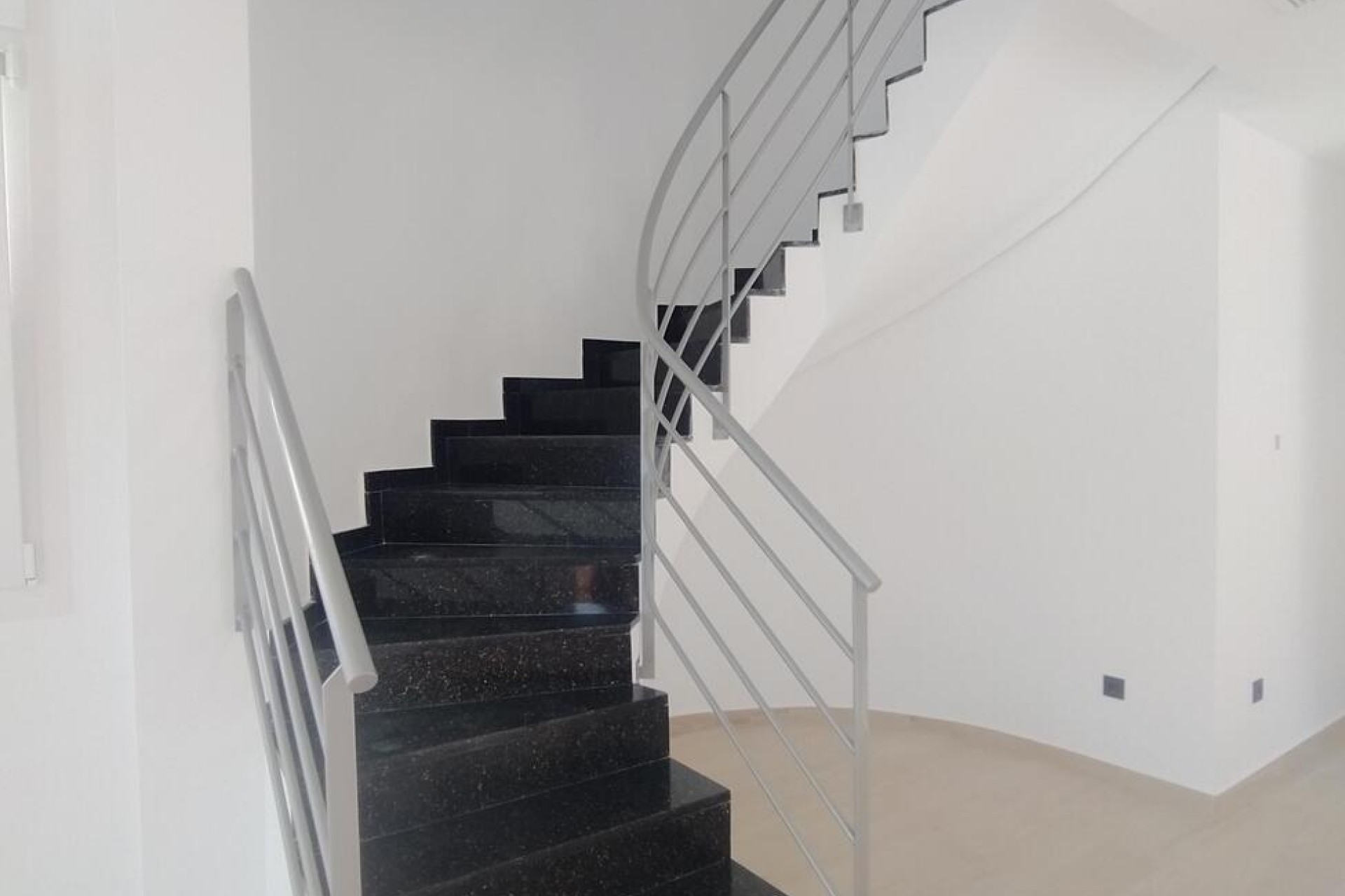 Resale - Villa Penthouse -
Torrevieja - aguas nuevas