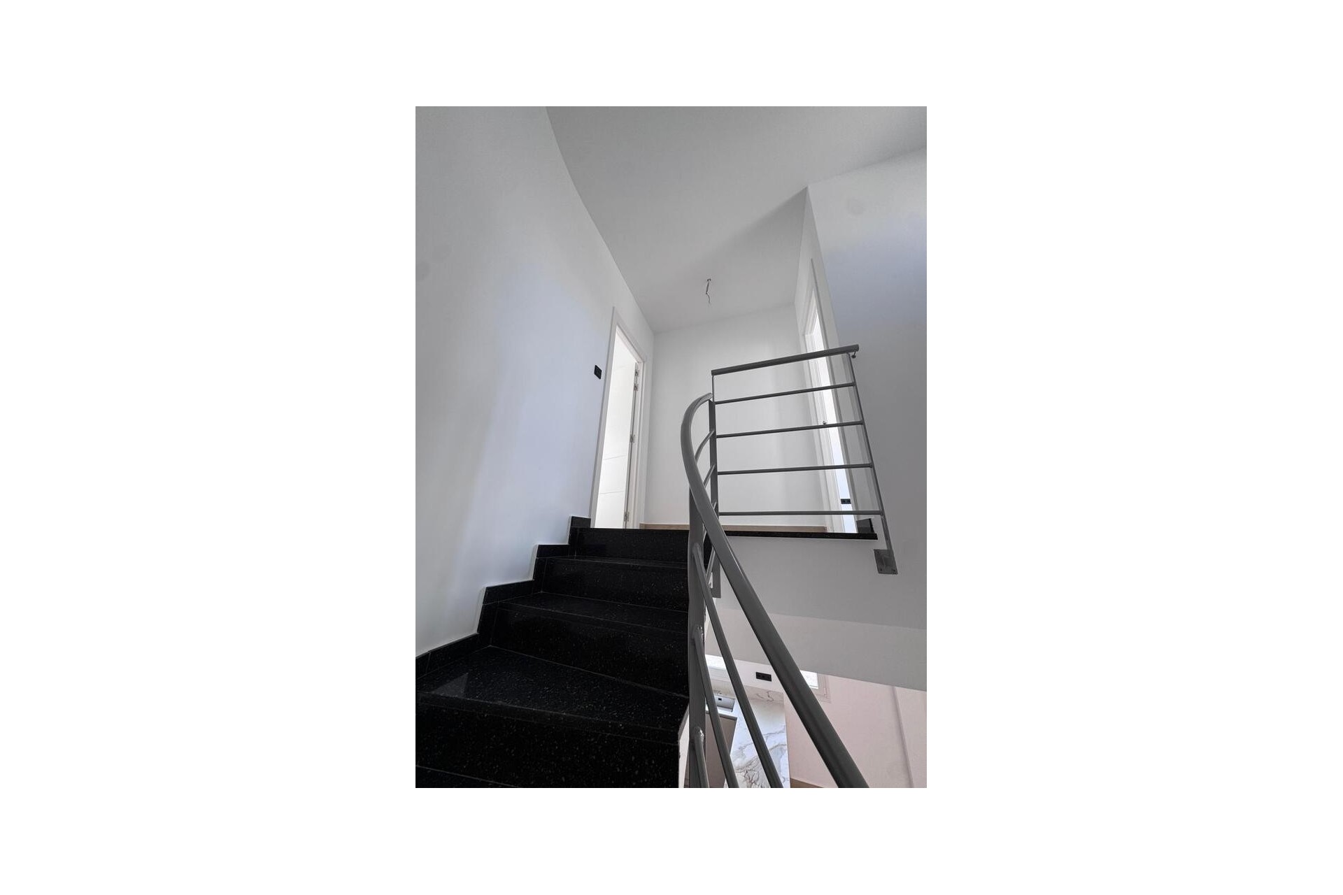 Resale - Villa Penthouse -
Torrevieja - aguas nuevas