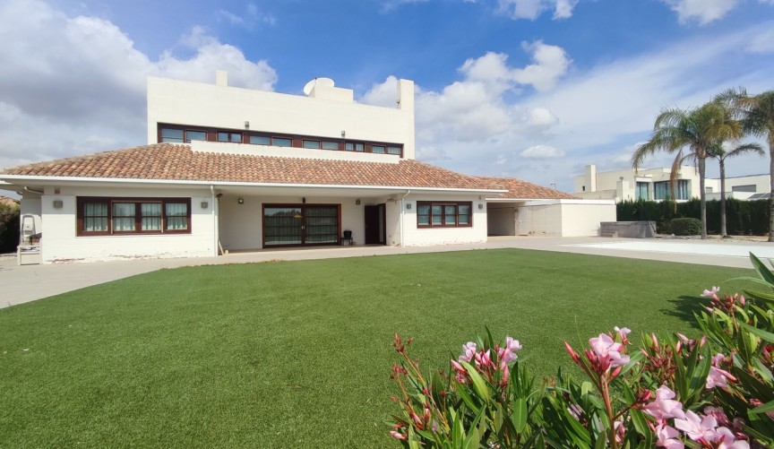 Resale - Villa -
Peraleja Golf - Inland