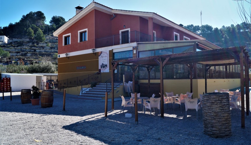 Resale - Villa -
Petrer - Inland