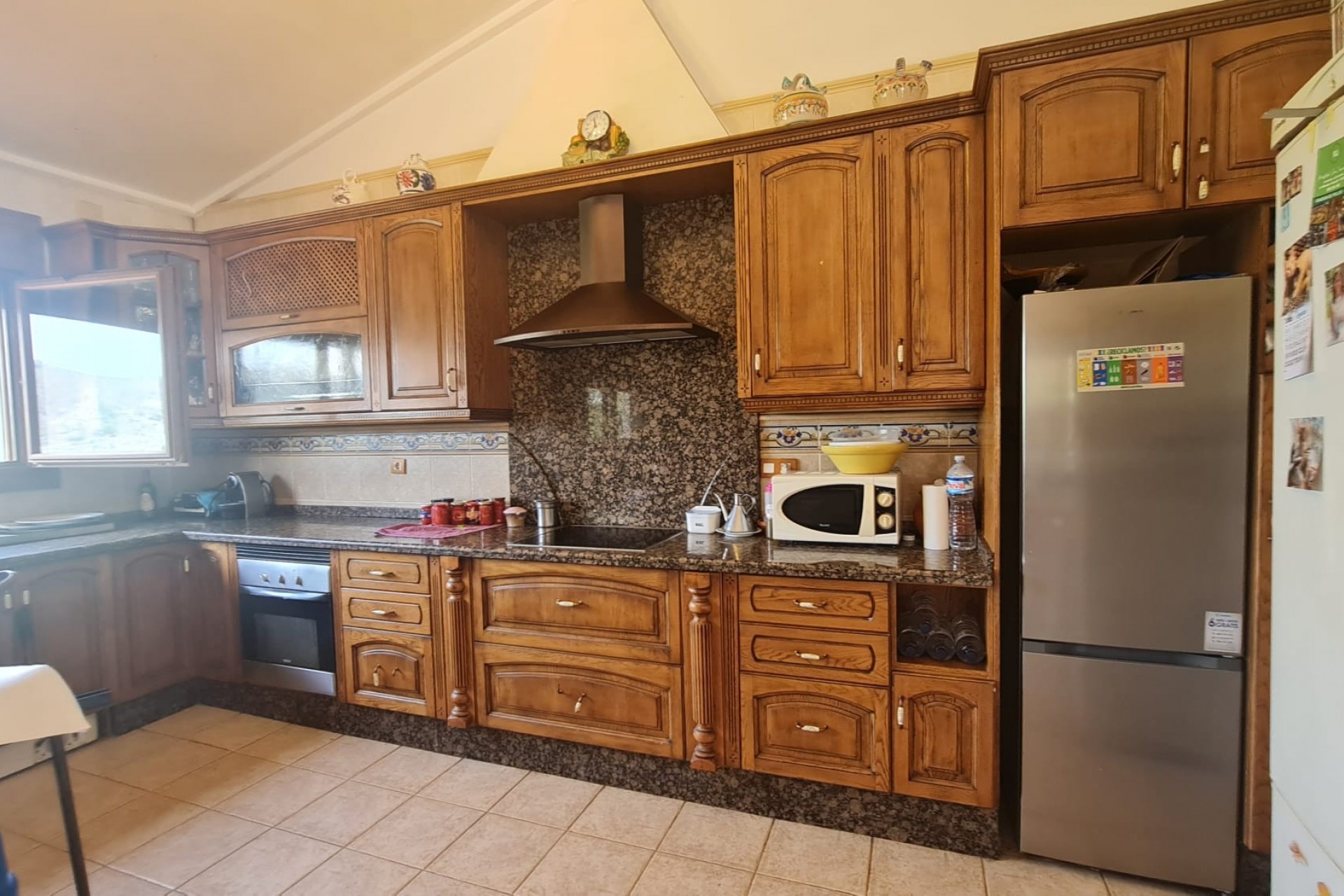 Resale - Villa -
Petrer - Inland