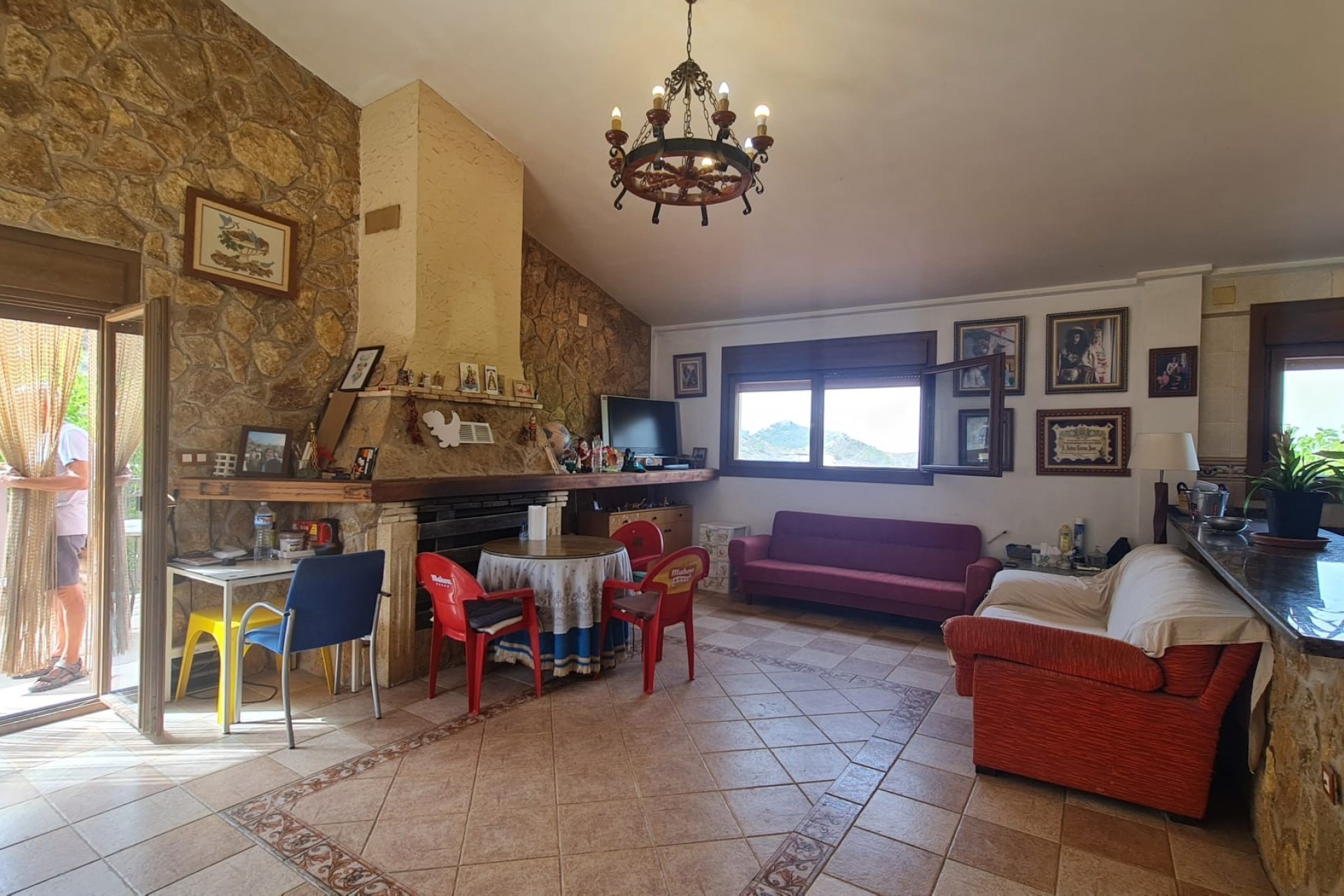 Resale - Villa -
Petrer - Inland