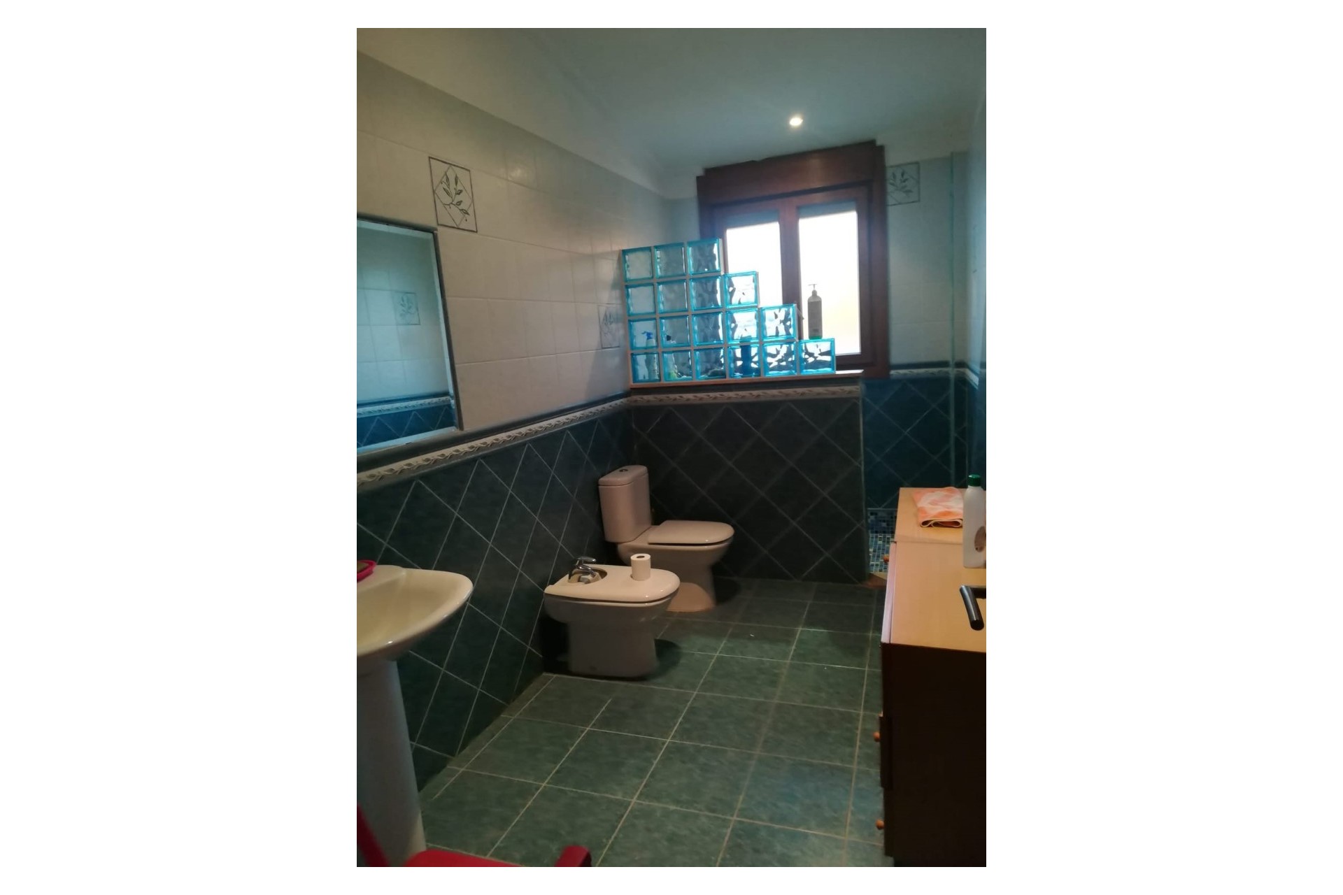 Resale - Villa -
Petrer - Inland