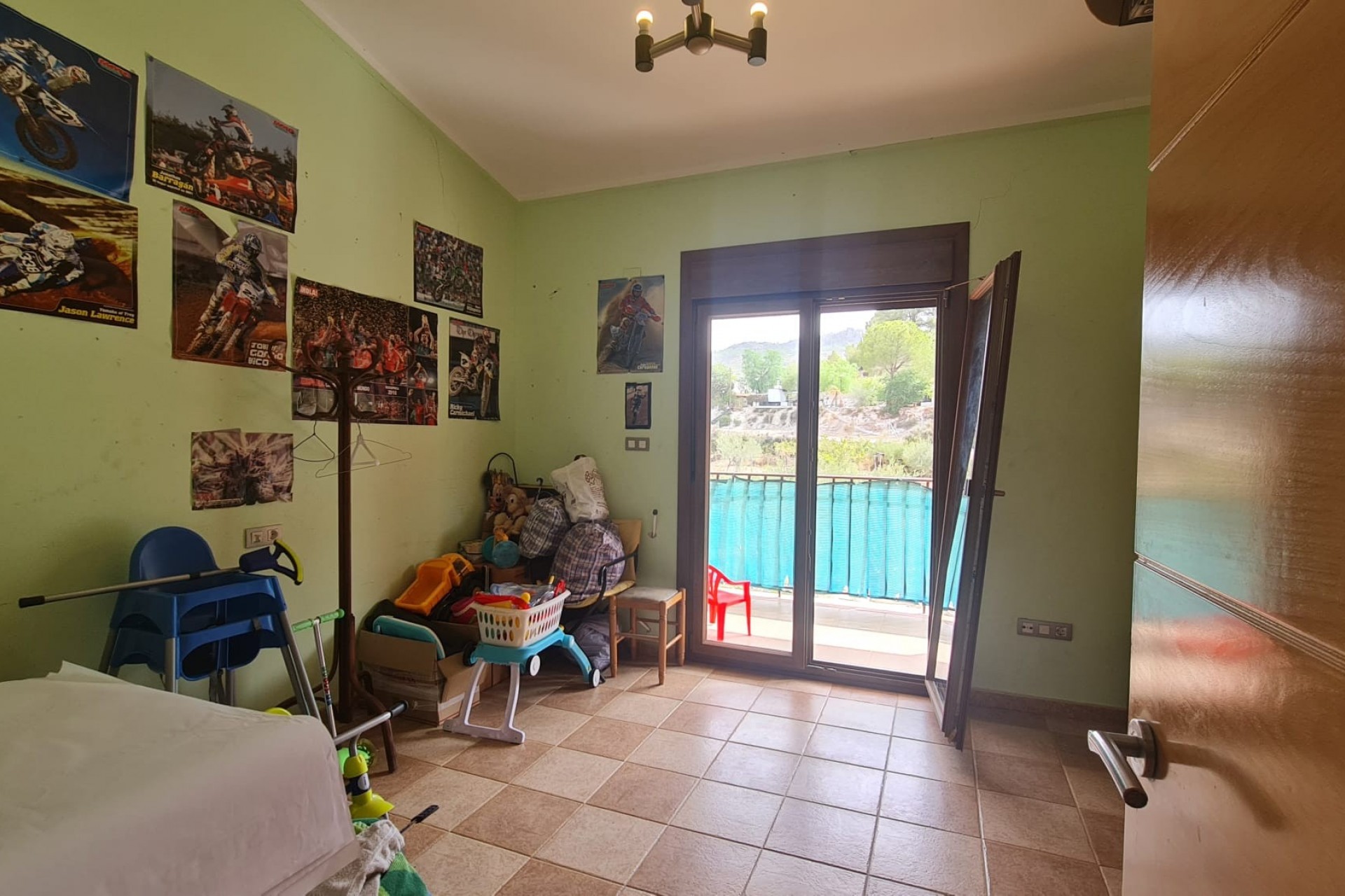 Resale - Villa -
Petrer - Inland