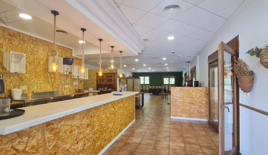 Resale - Villa -
Petrer - Inland