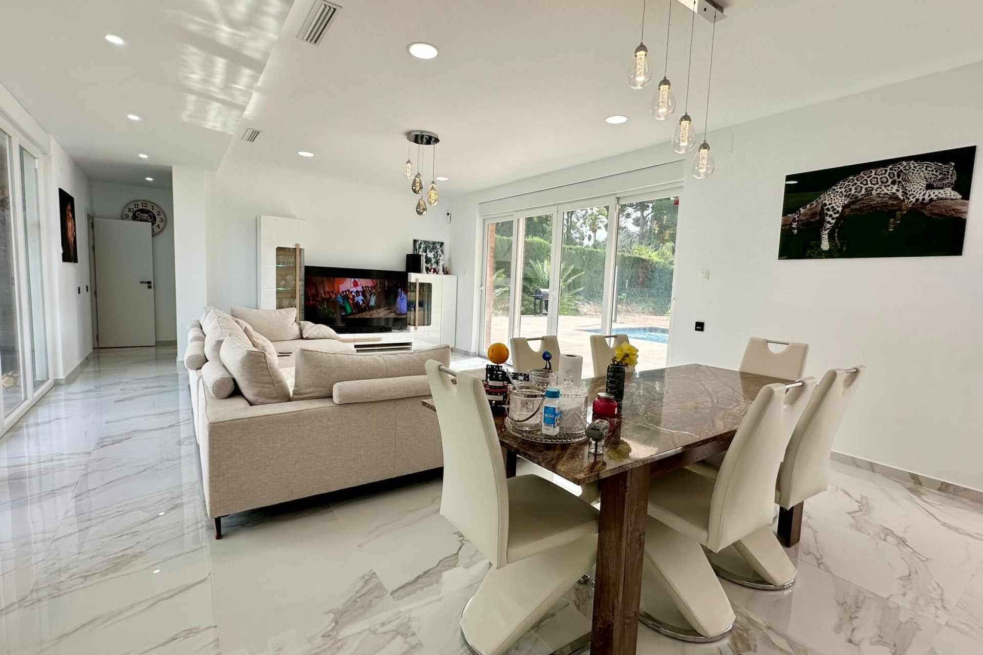 Resale - Villa -
Petrer - Inland