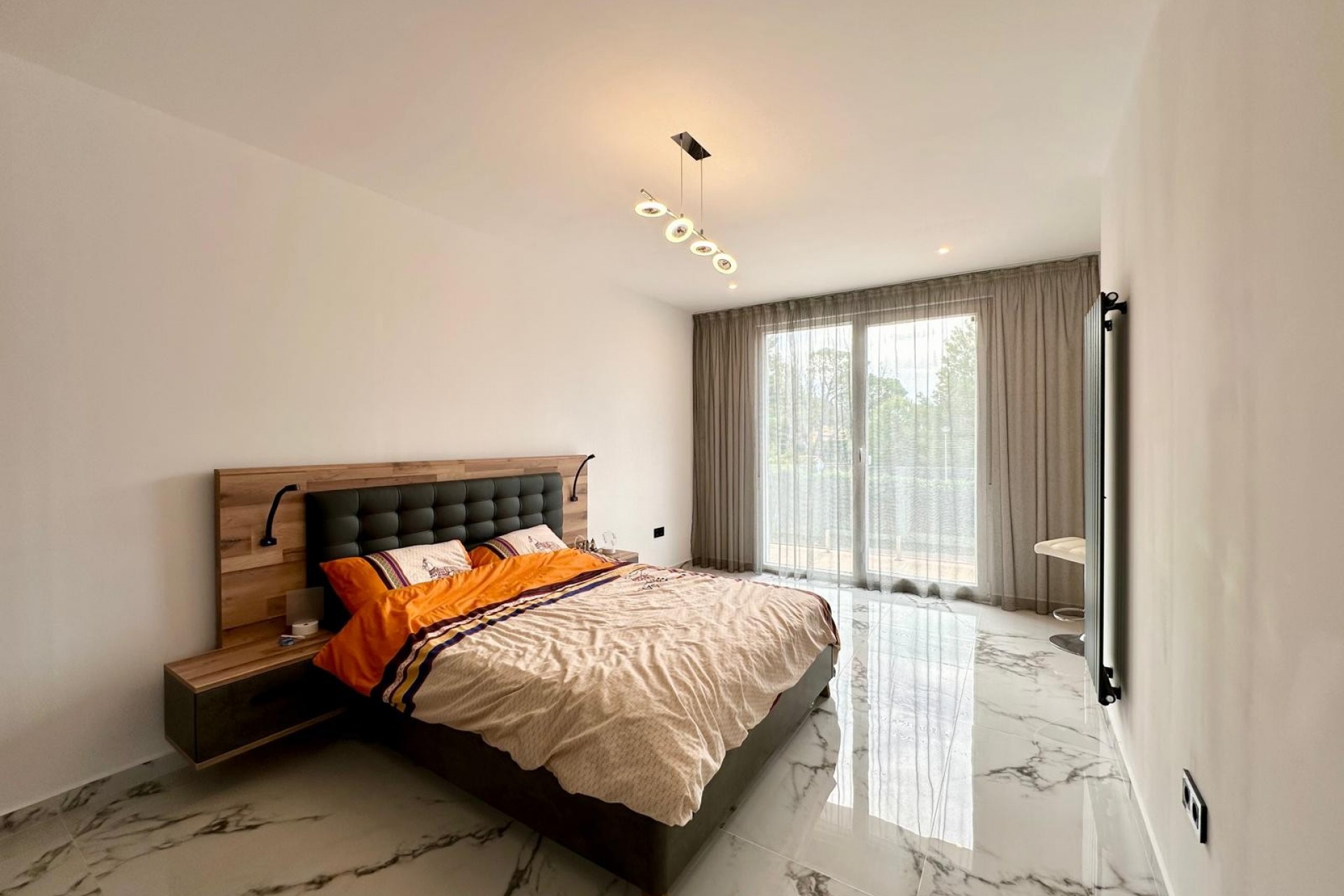 Resale - Villa -
Petrer - Inland
