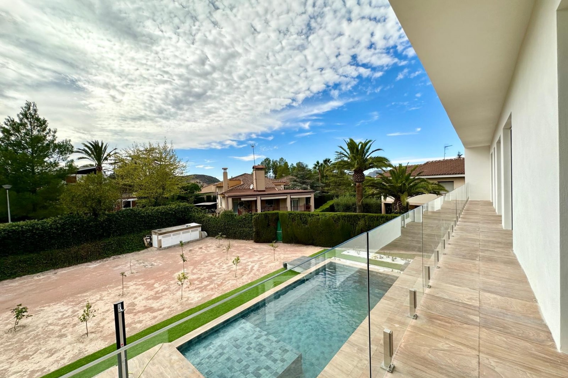 Resale - Villa -
Petrer - Inland