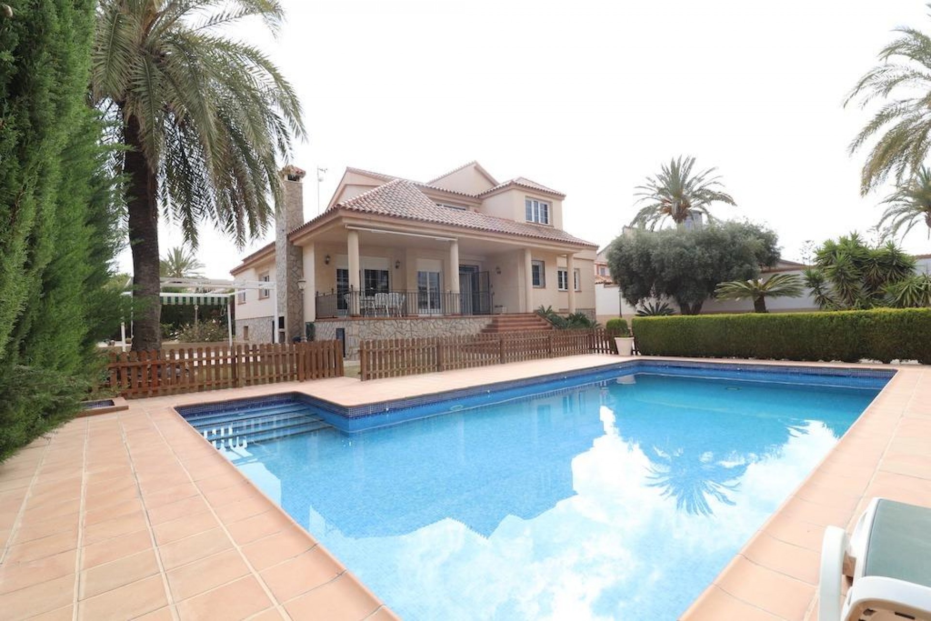 Resale - Villa -
Pilar de la Horadada - Costa Blanca