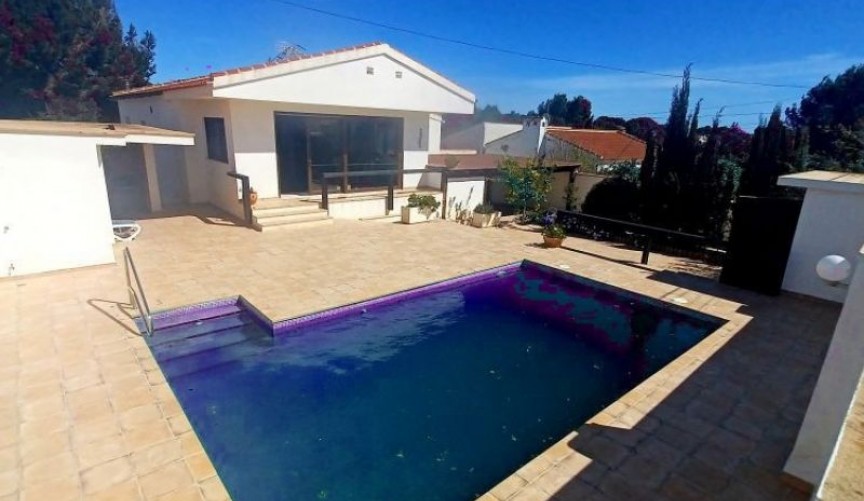 Resale - Villa -
Pilar de la Horadada - Costa Blanca