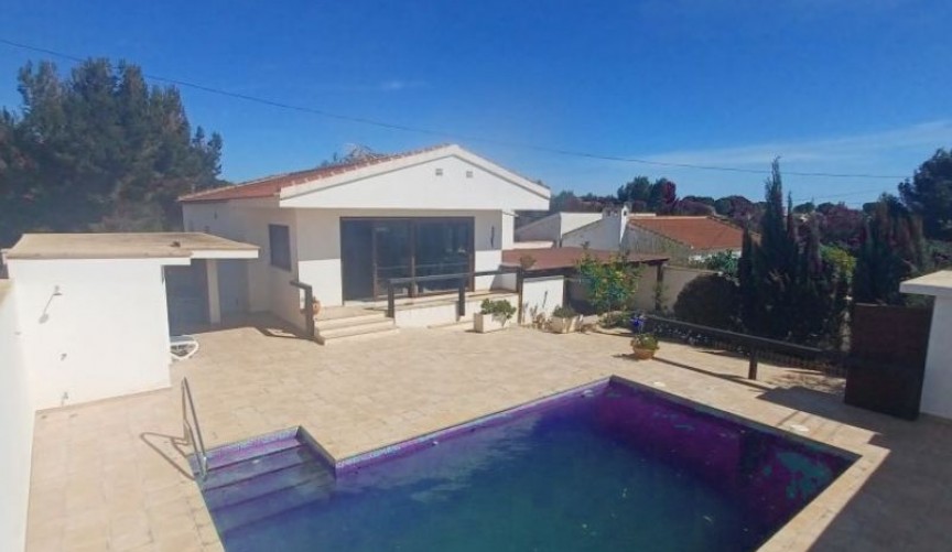 Resale - Villa -
Pilar de la Horadada - Costa Blanca