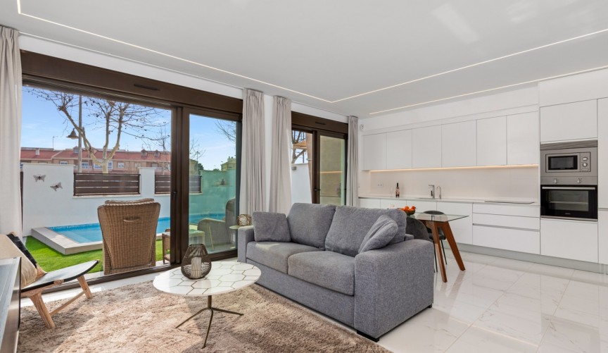 Resale - Villa -
Pilar de la Horadada - Costa Blanca