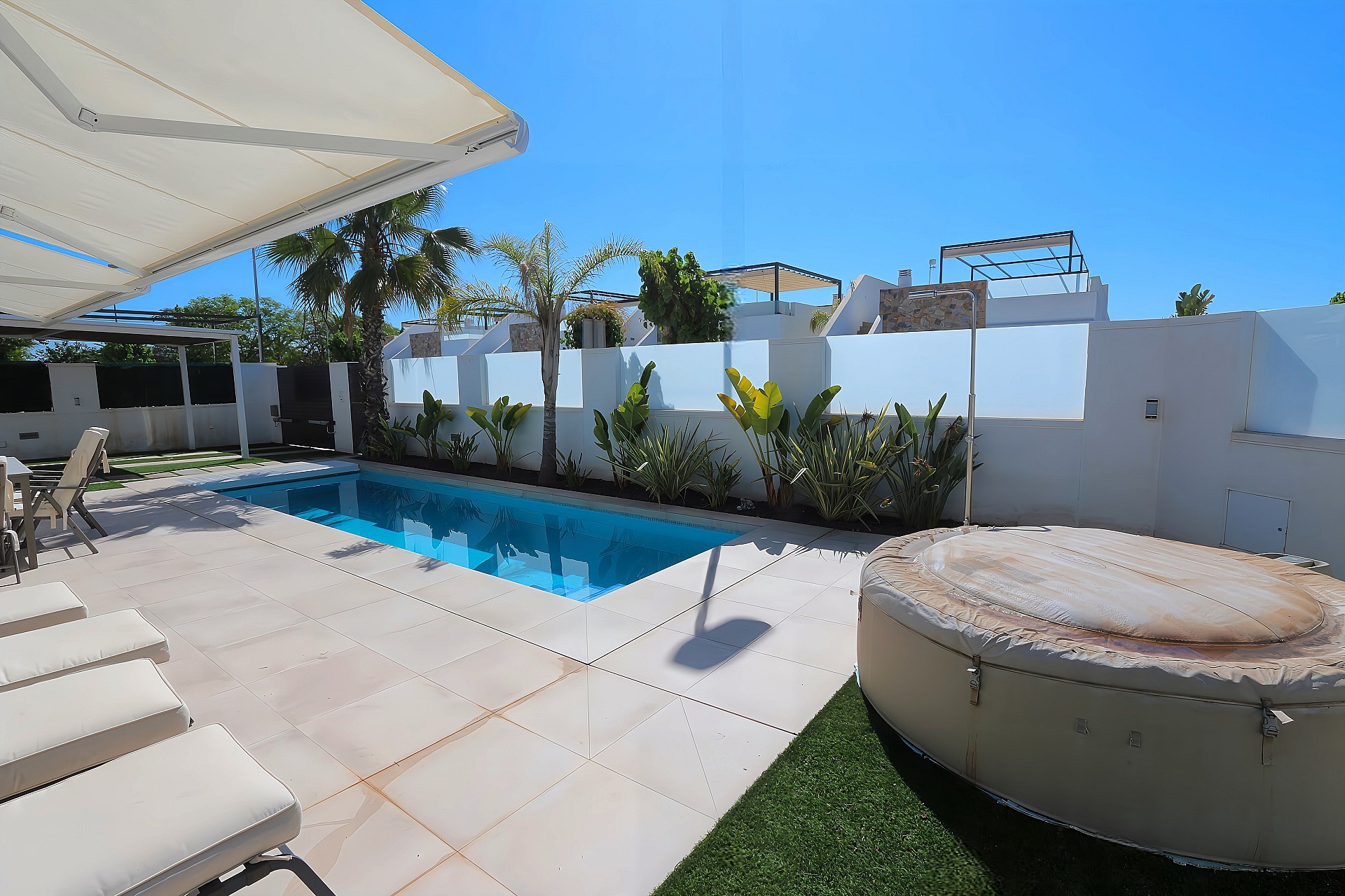 Resale - Villa -
Pilar de la Horadada - Costa Blanca