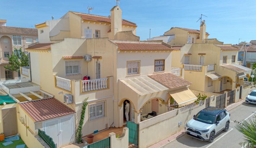 Resale - Villa -
Pilar de la Horadada - Costa Blanca