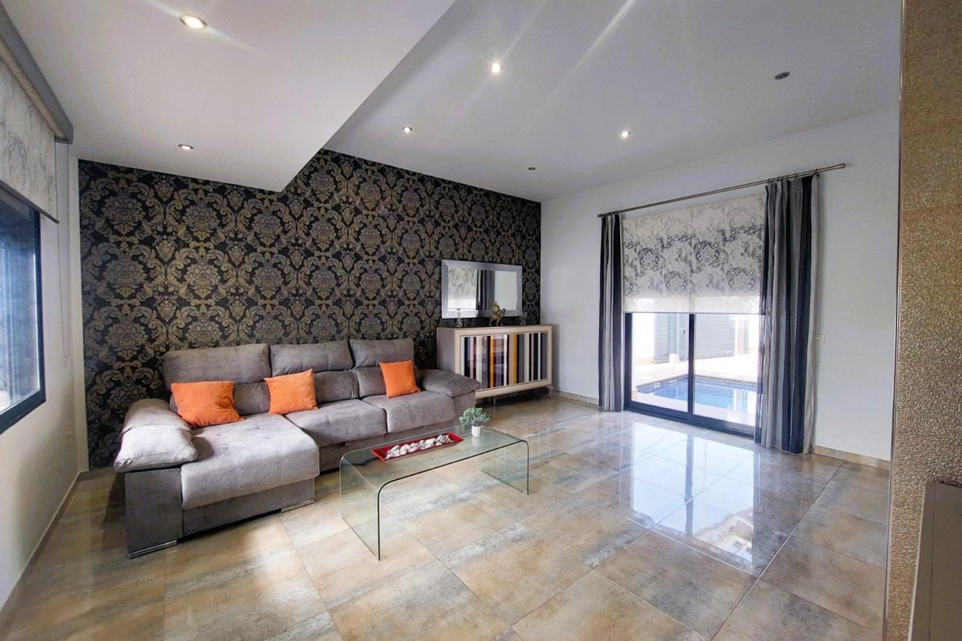 Resale - Villa -
Pilar de la Horadada - Costa Blanca