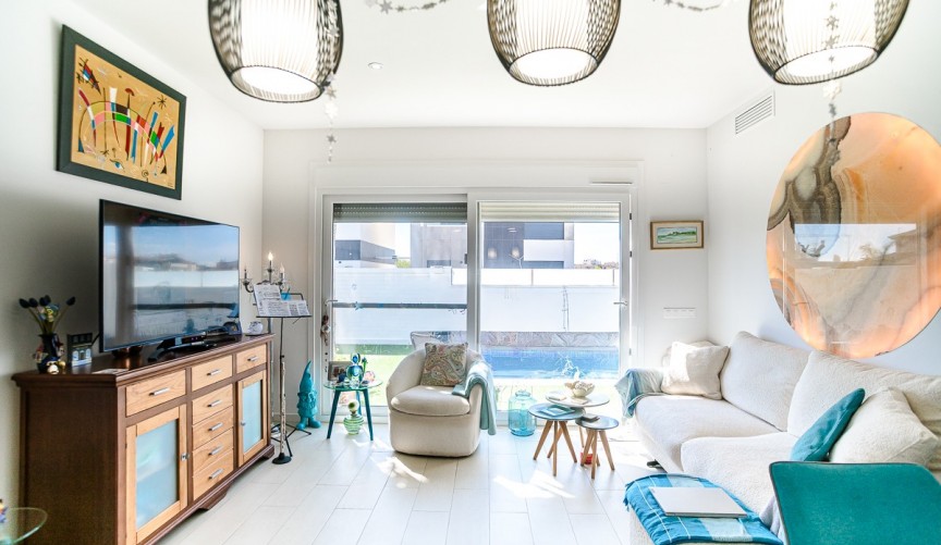 Resale - Villa -
Pilar de la Horadada - Costa Blanca