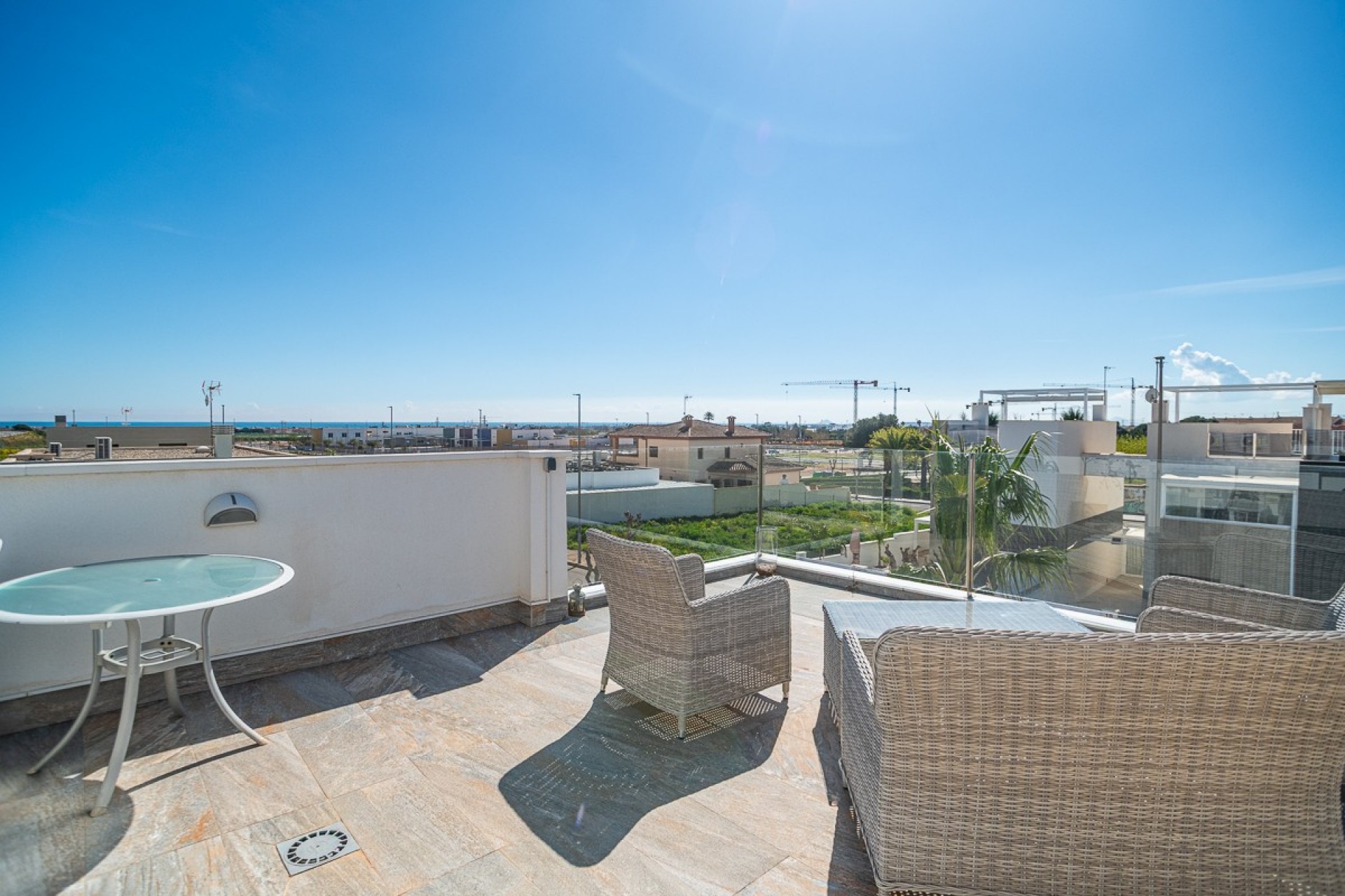 Resale - Villa -
Pilar de la Horadada - Costa Blanca