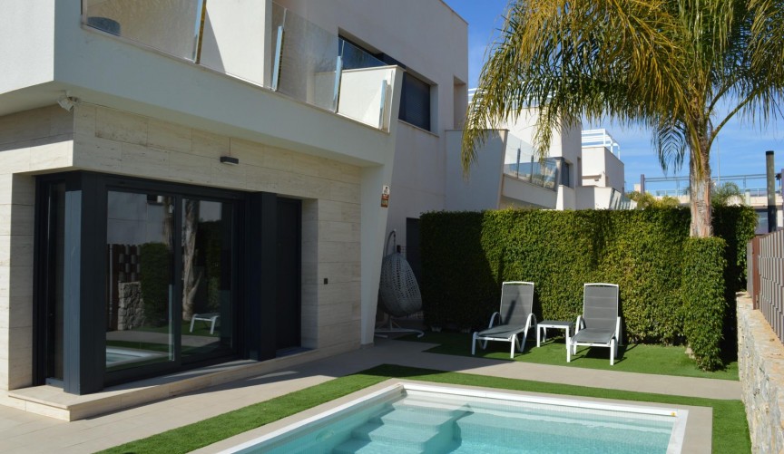 Resale - Villa -
Pilar de la Horadada - Las Higuericas