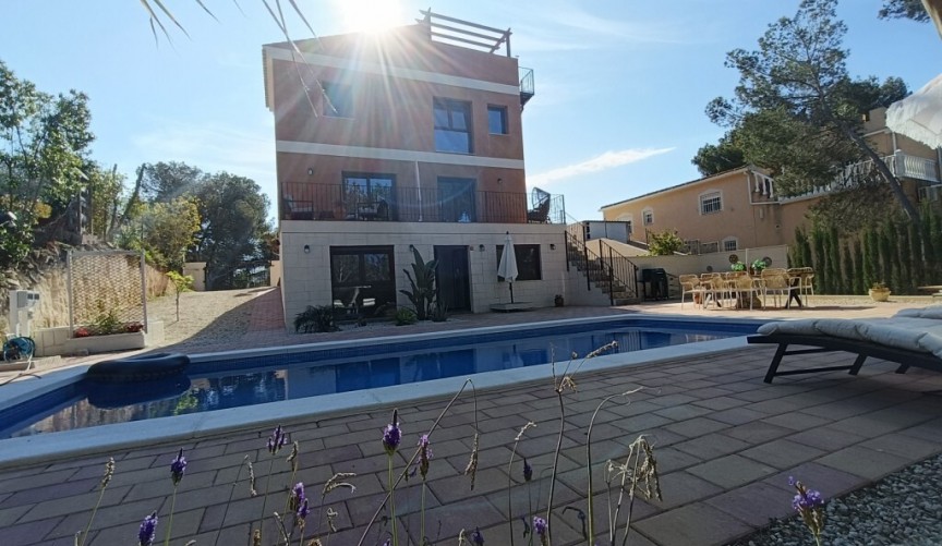 Resale - Villa -
Pilar de la Horadada - Pinar de Campoverde