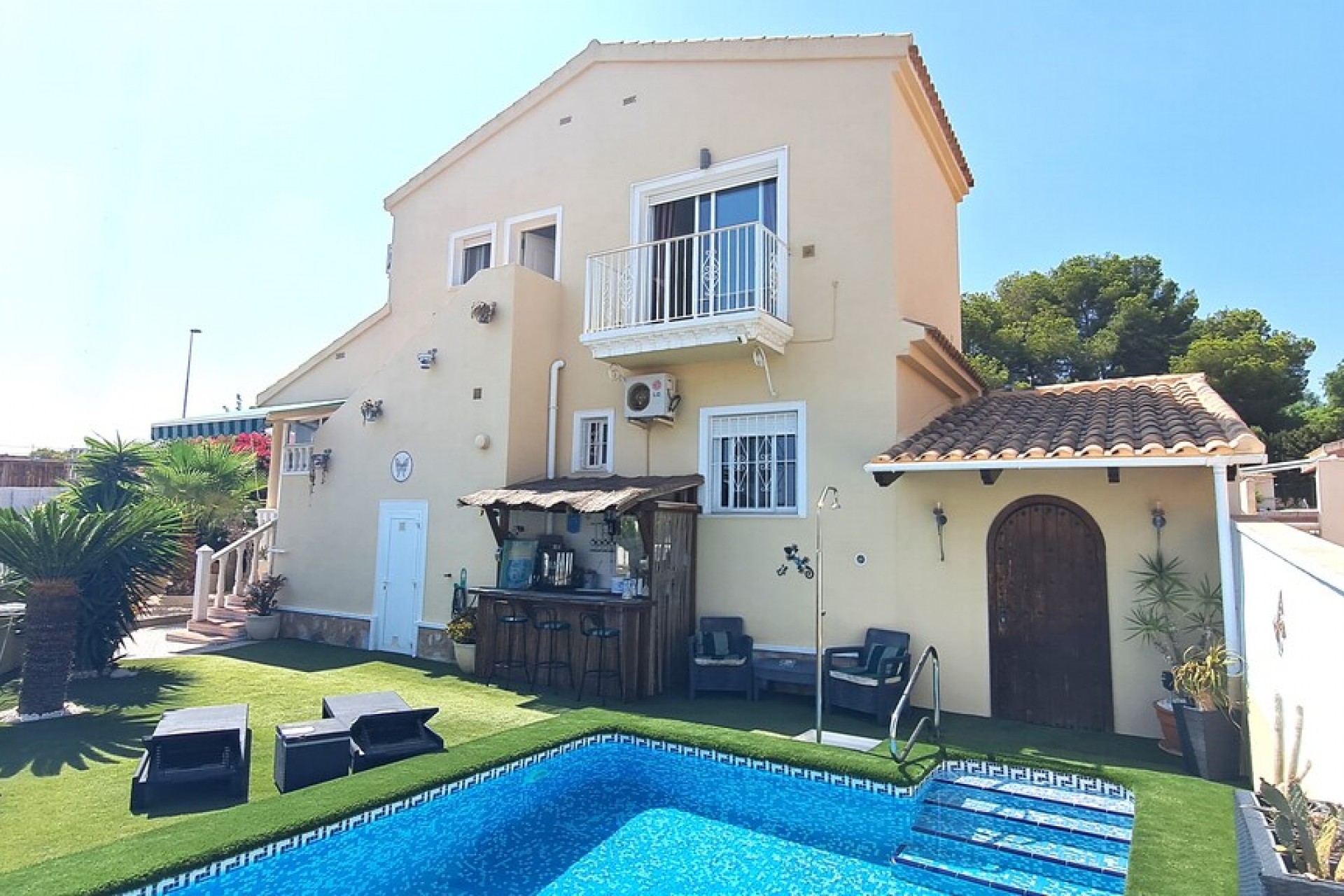 Resale - Villa -
Pinar de Campoverde - Inland