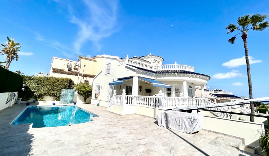 Resale - Villa -
Pinar de Campoverde - Inland