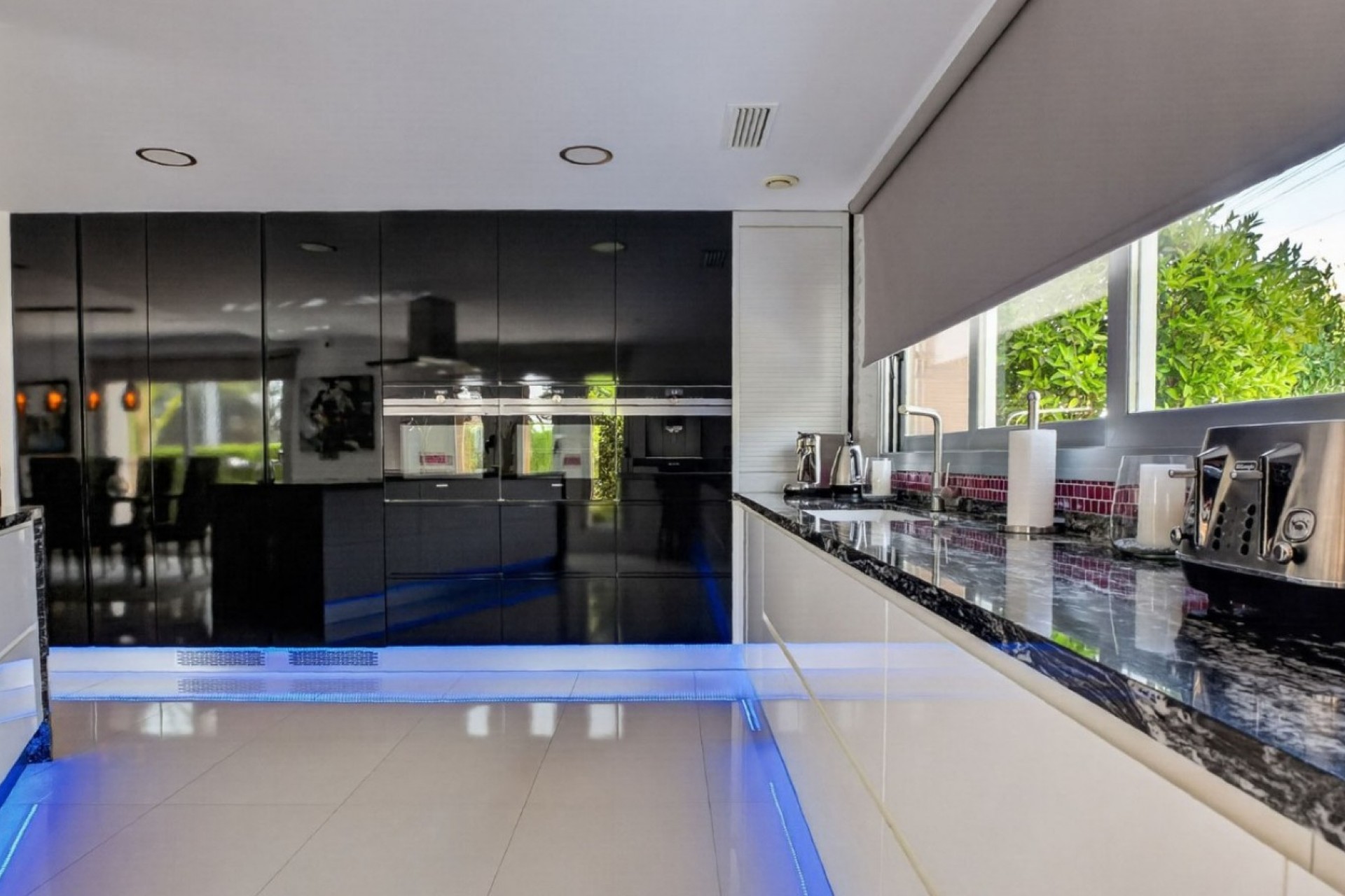 Resale - Villa -
Pinar de Campoverde - Inland