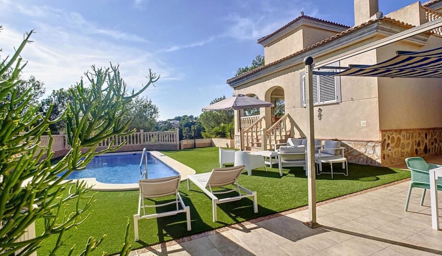 Resale - Villa -
Pinar de Campoverde - Inland