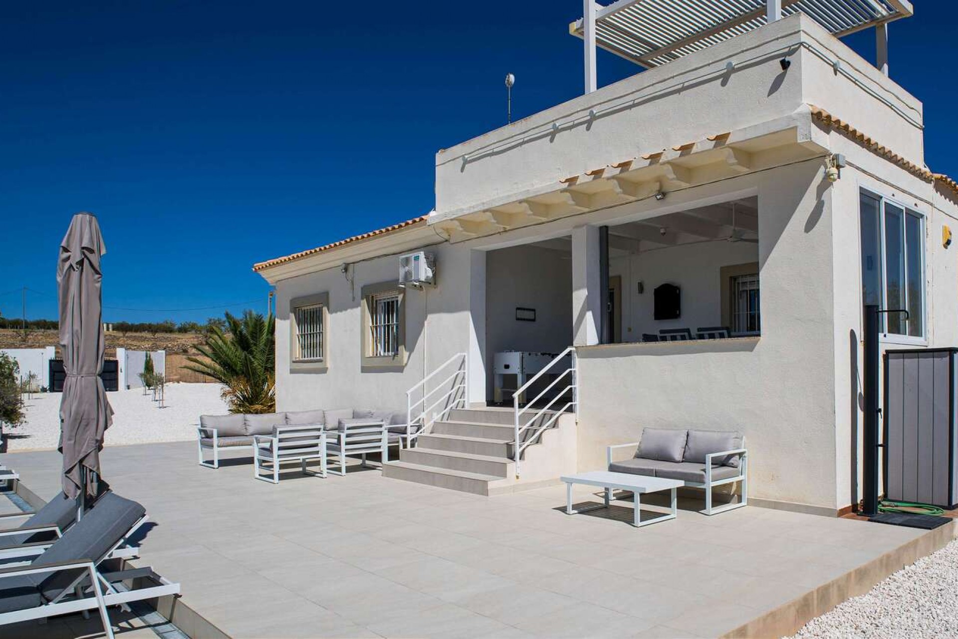 Resale - Villa -
Pinoso - Inland