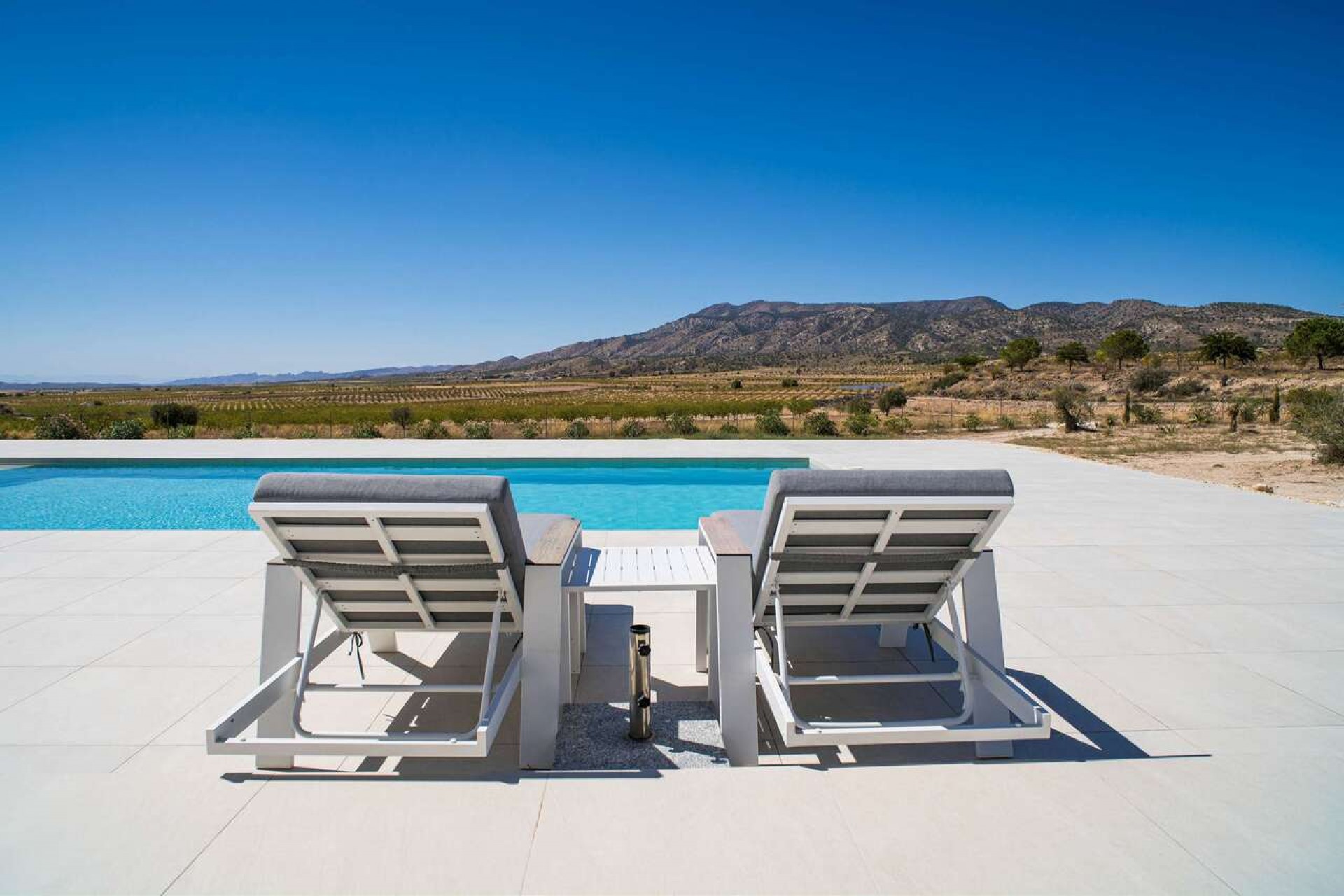 Resale - Villa -
Pinoso - Inland