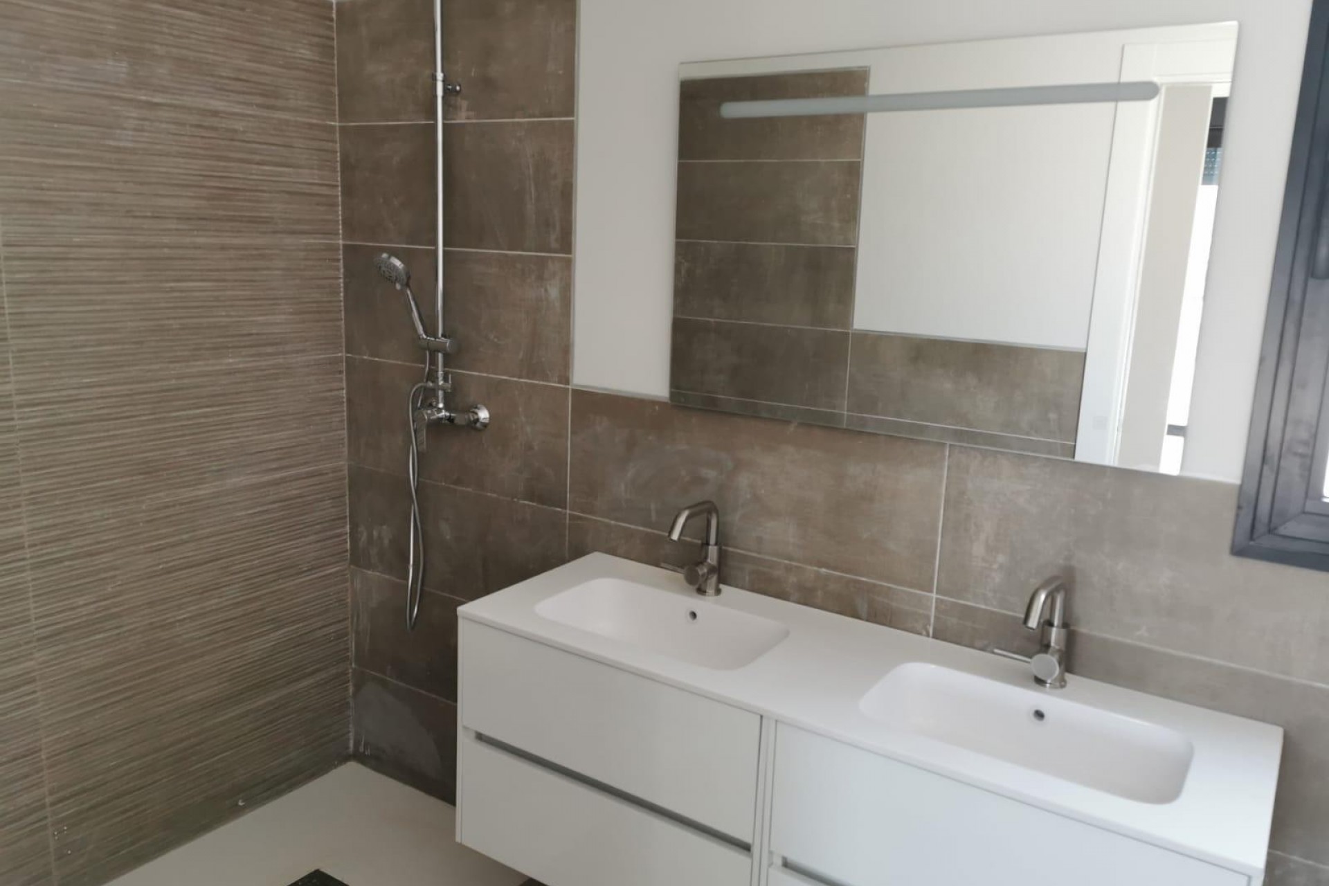 Resale - Villa -
Pinoso - Inland