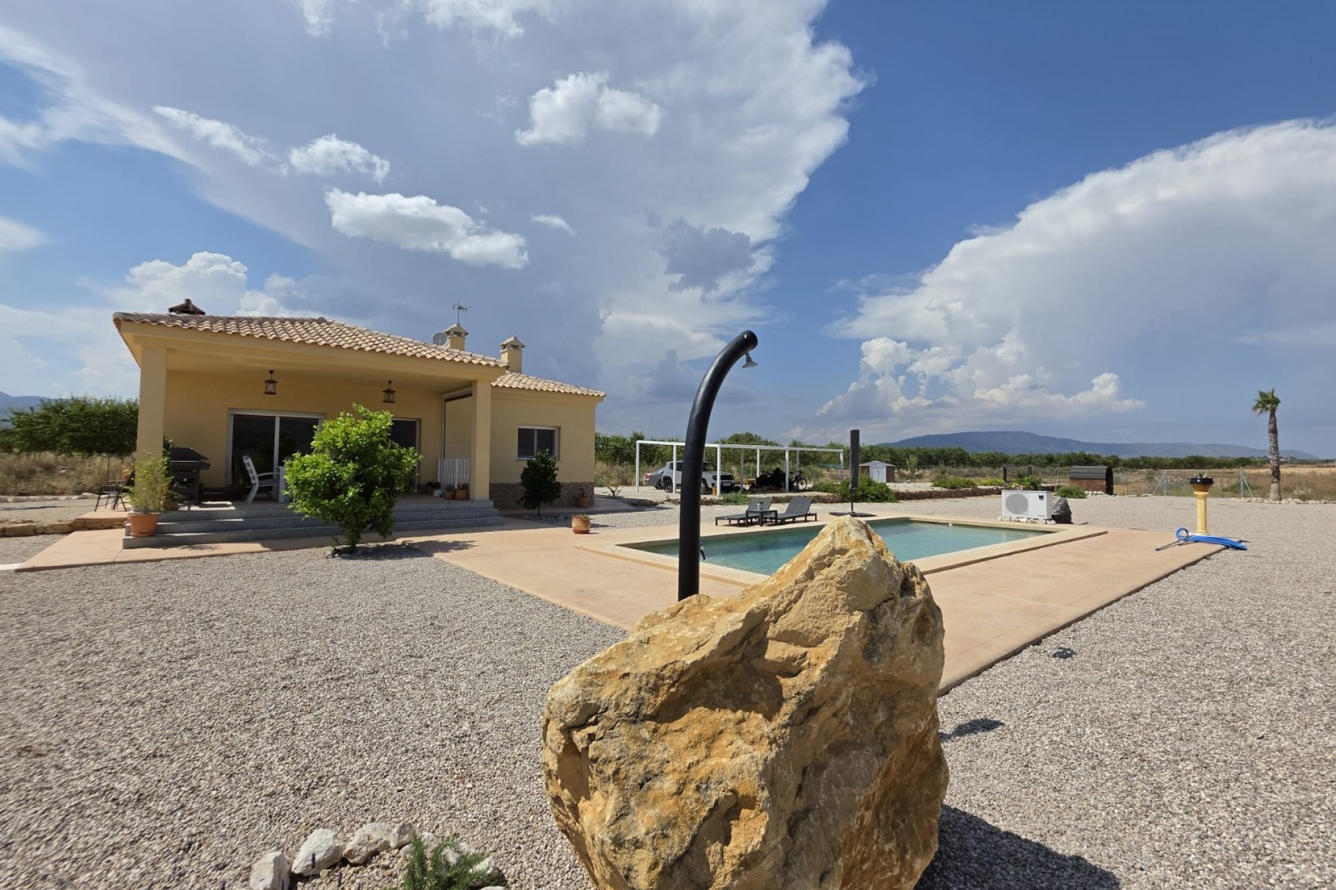 Resale - Villa -
Pinoso - Inland