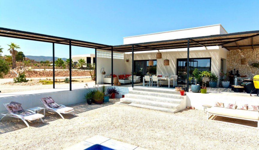 Resale - Villa -
Pinoso - Inland