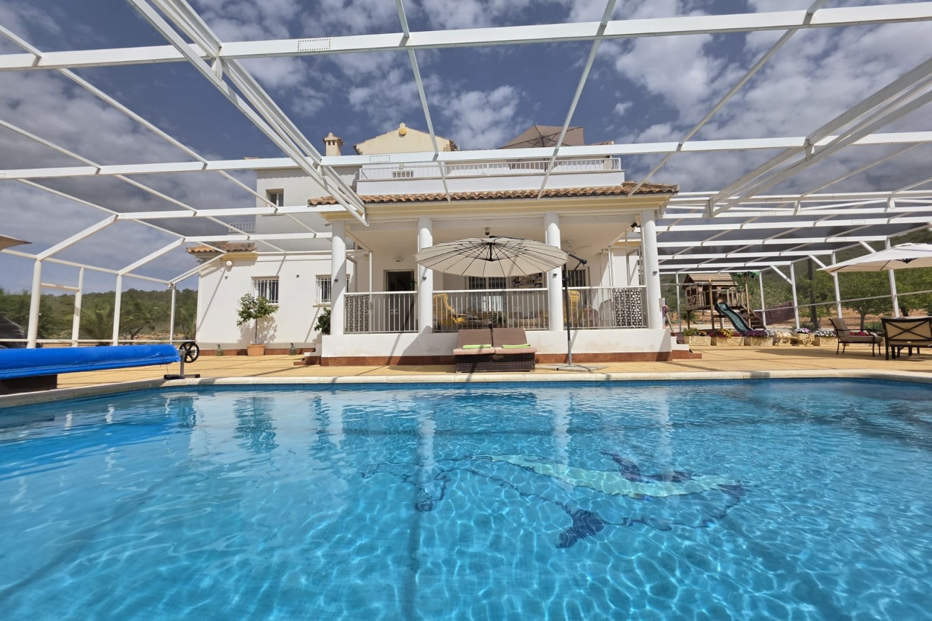 Resale - Villa -
Pinoso - Inland