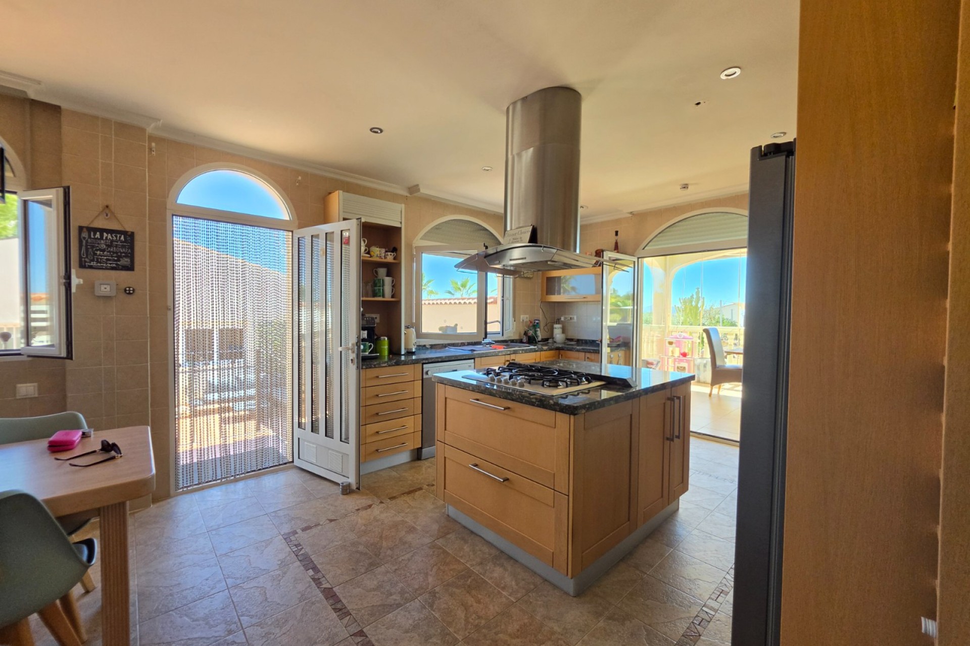 Resale - Villa -
Pinoso - Inland