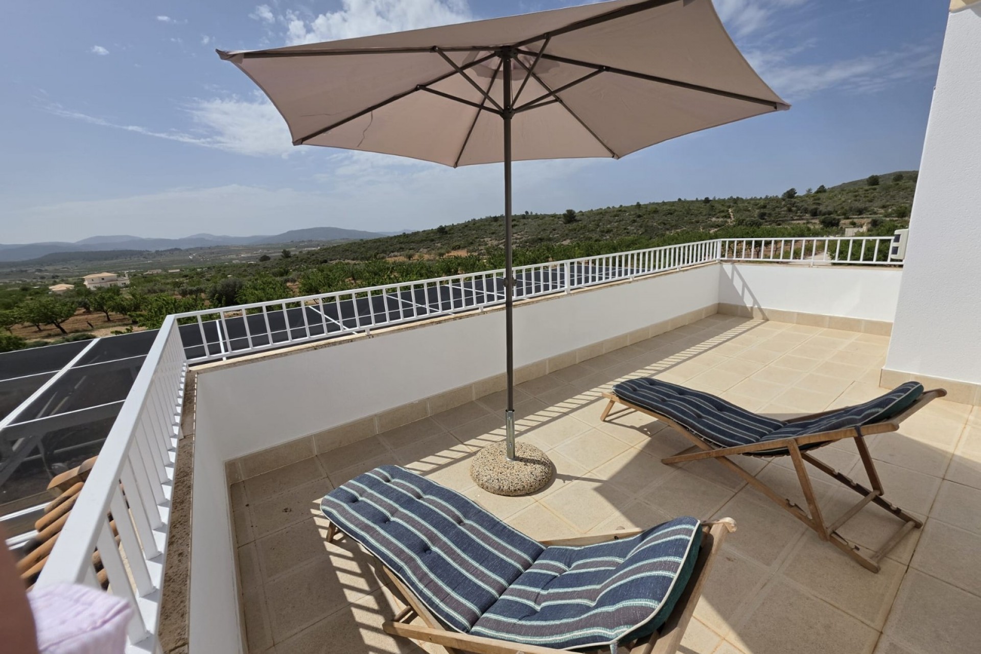 Resale - Villa -
Pinoso - Inland